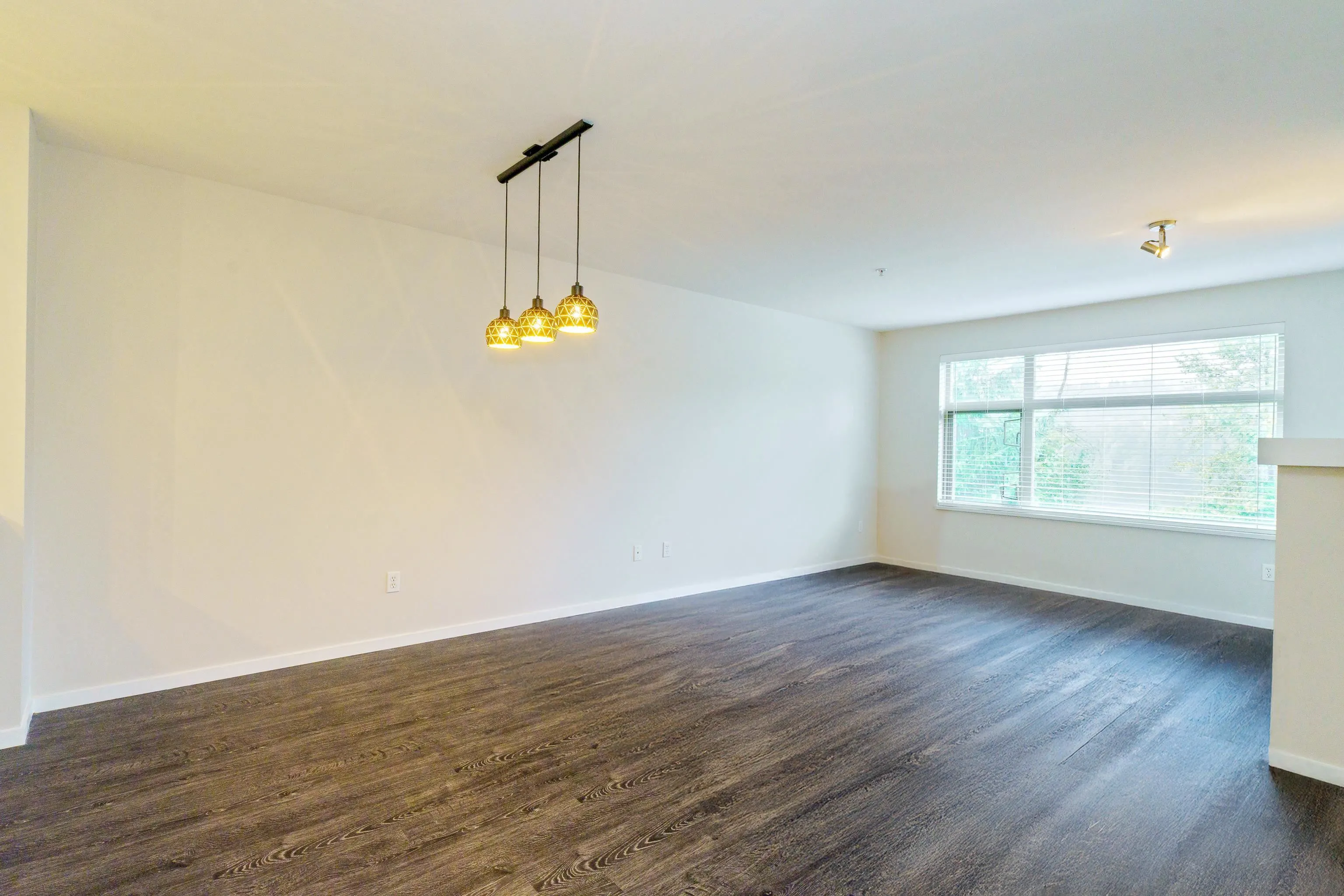 302 300 Klahanie Drive