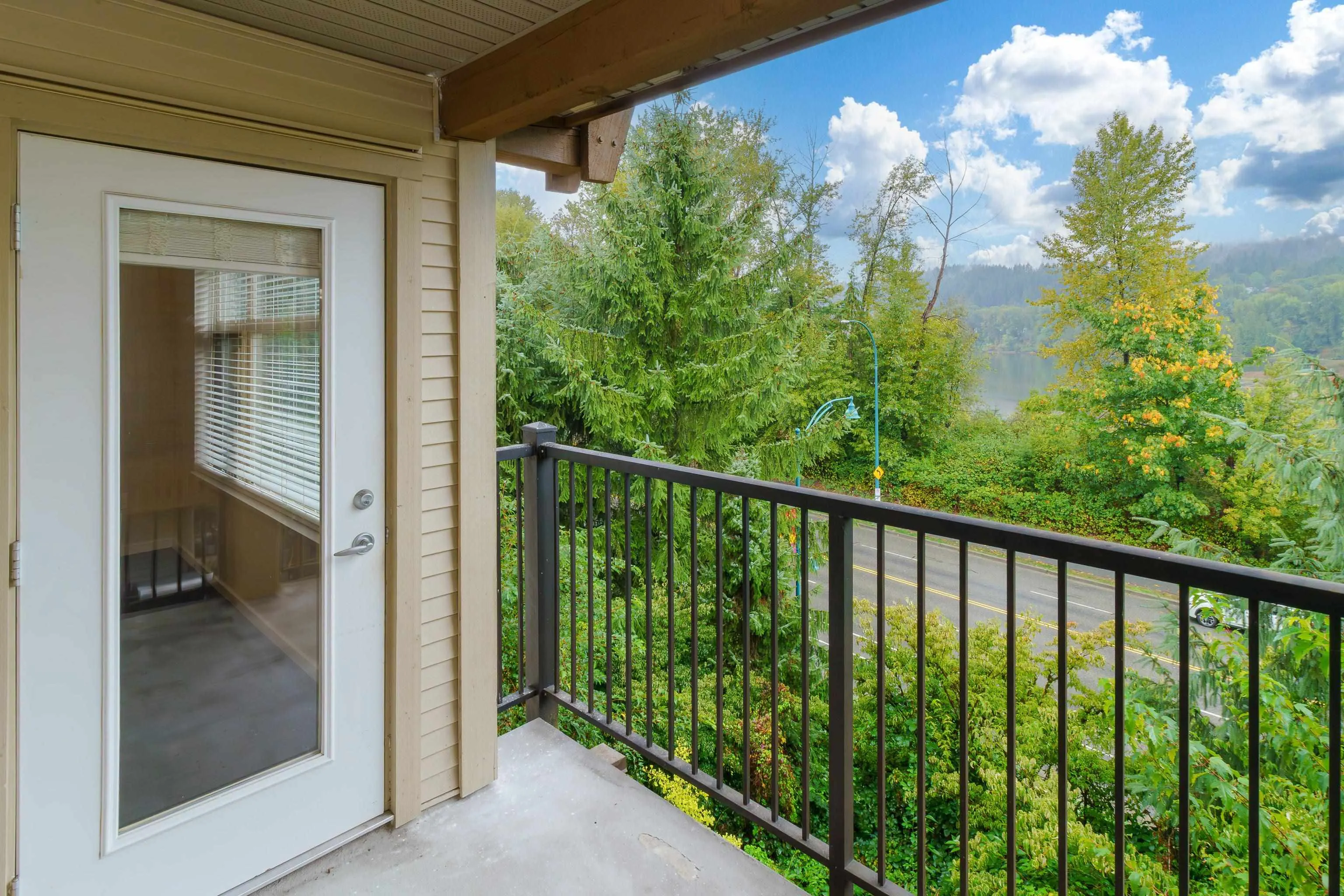 302 300 Klahanie Drive