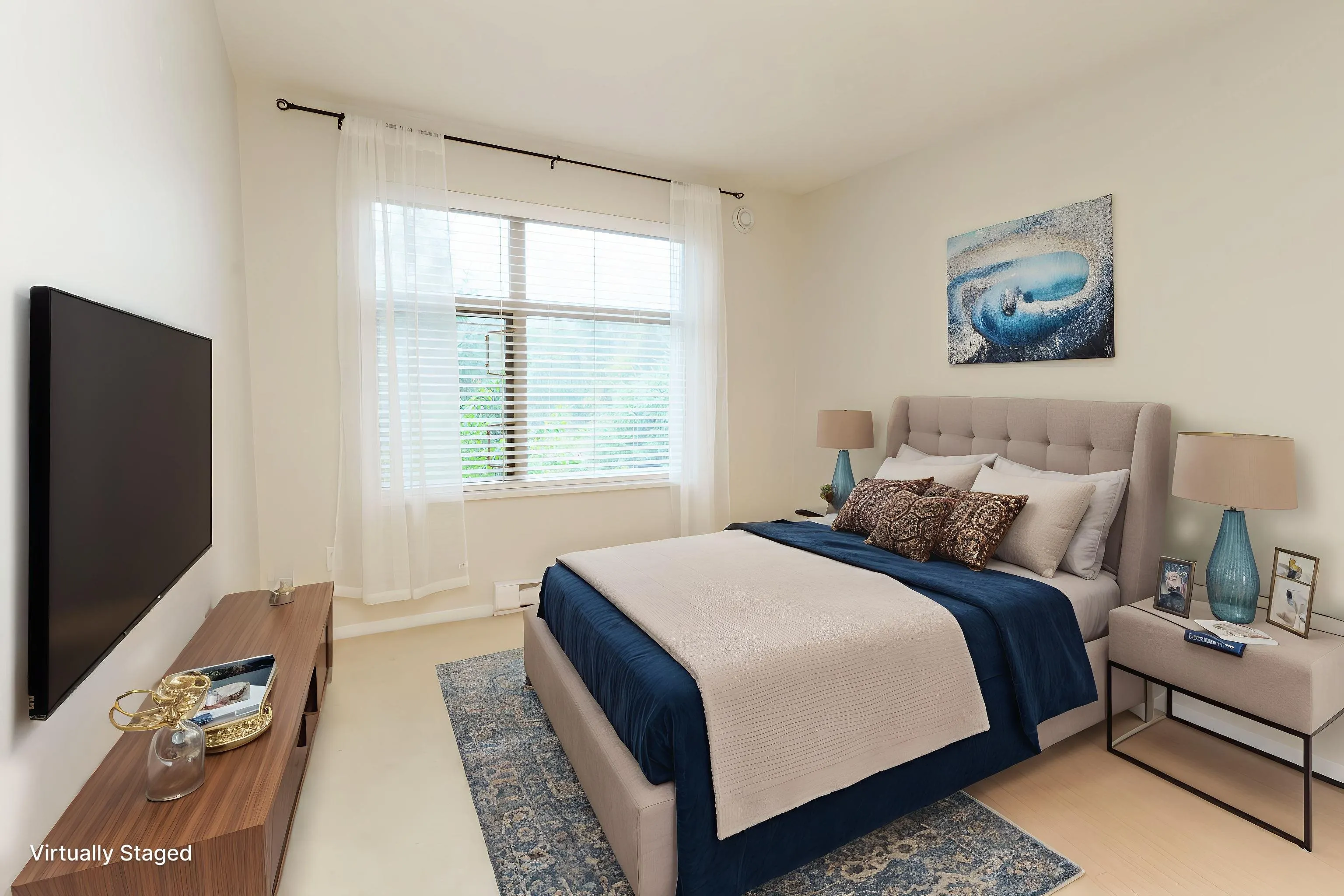 302 300 Klahanie Drive