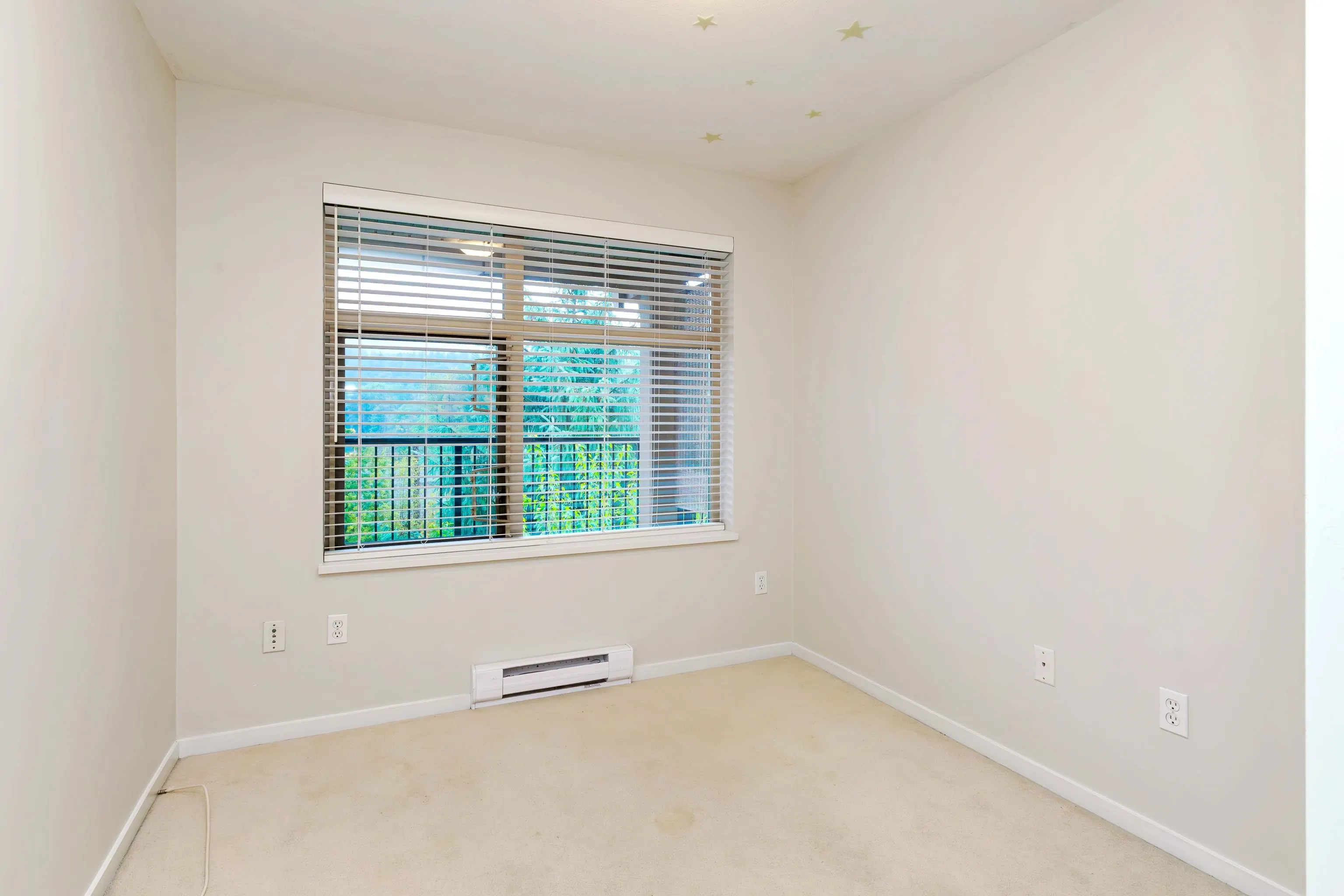 302 300 Klahanie Drive