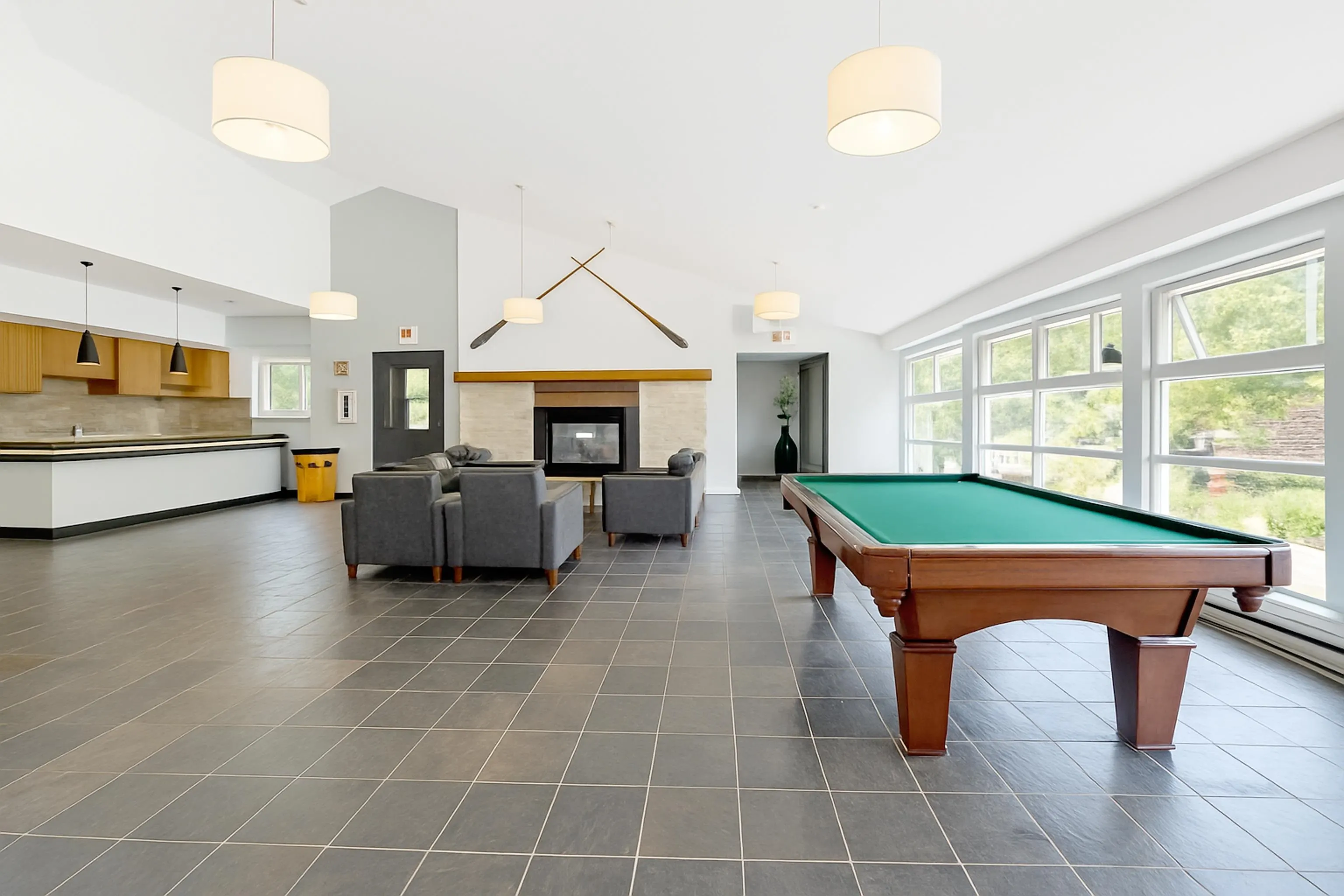 302 300 Klahanie Drive