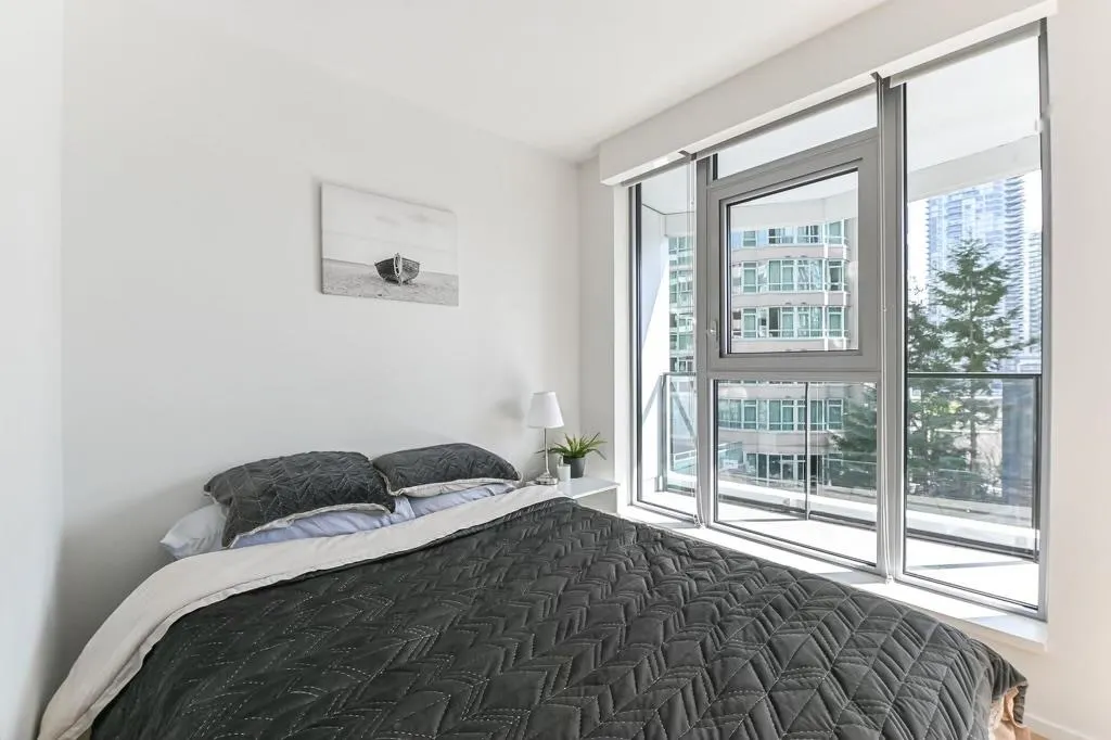 402 889 Pacific Street