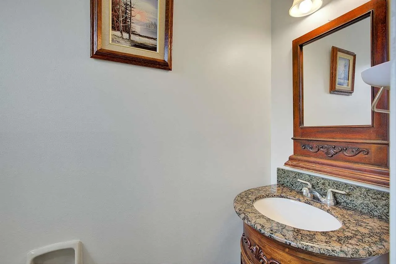 11820 Staples Crescent