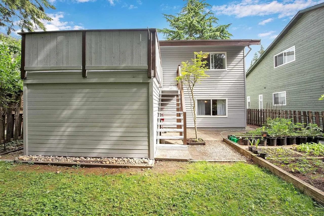 11820 Staples Crescent