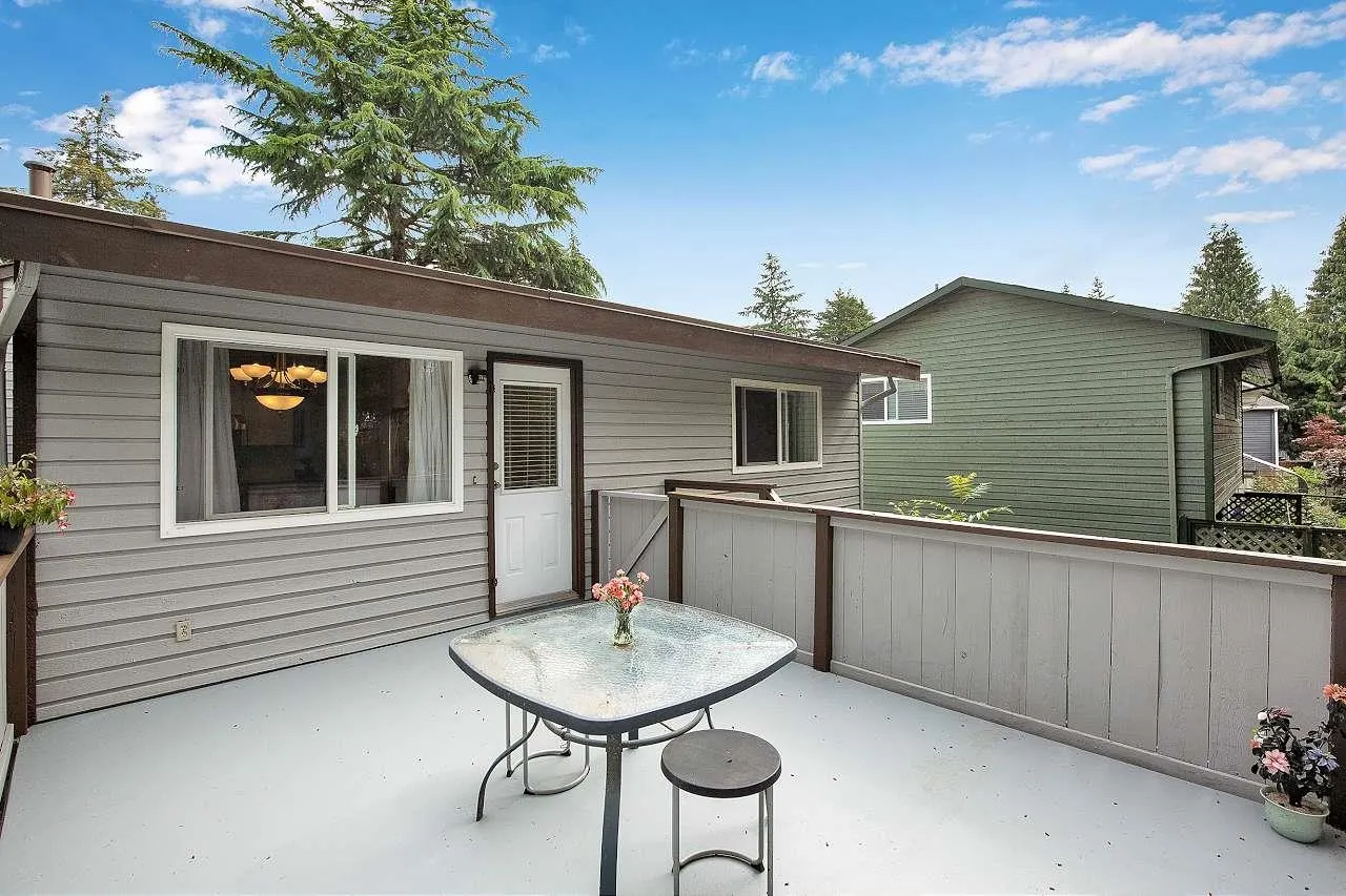 11820 Staples Crescent