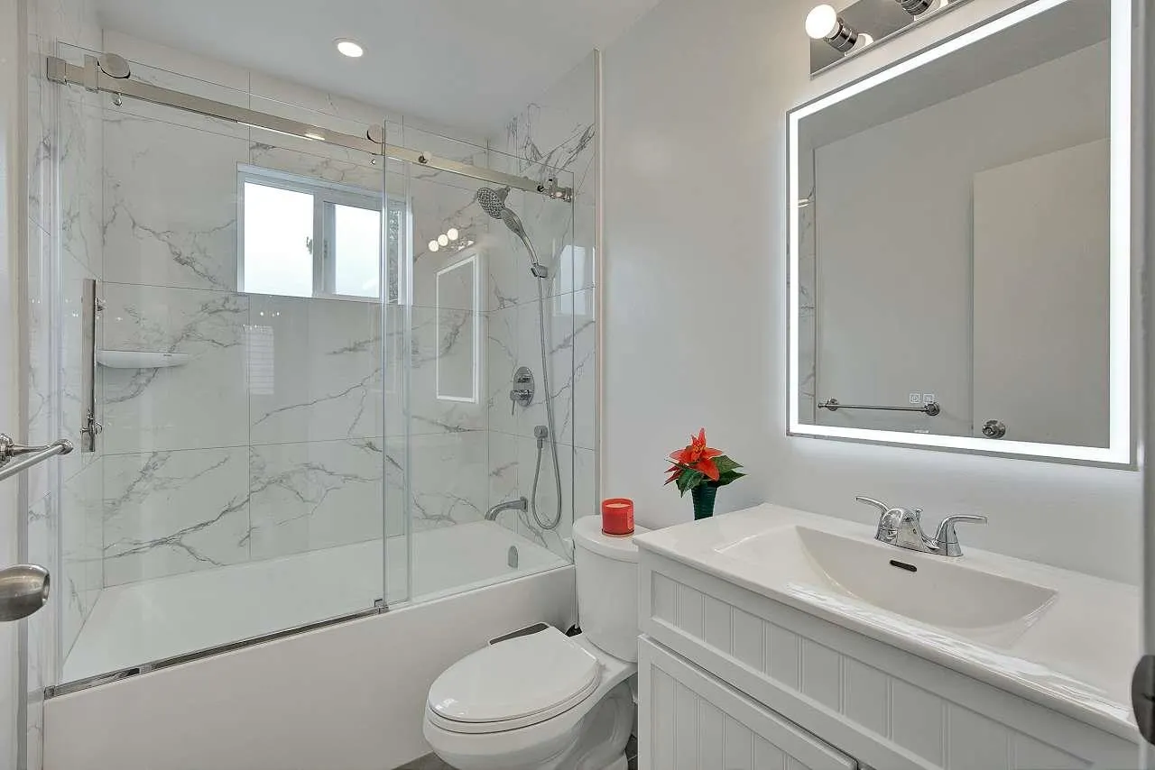 11820 Staples Crescent