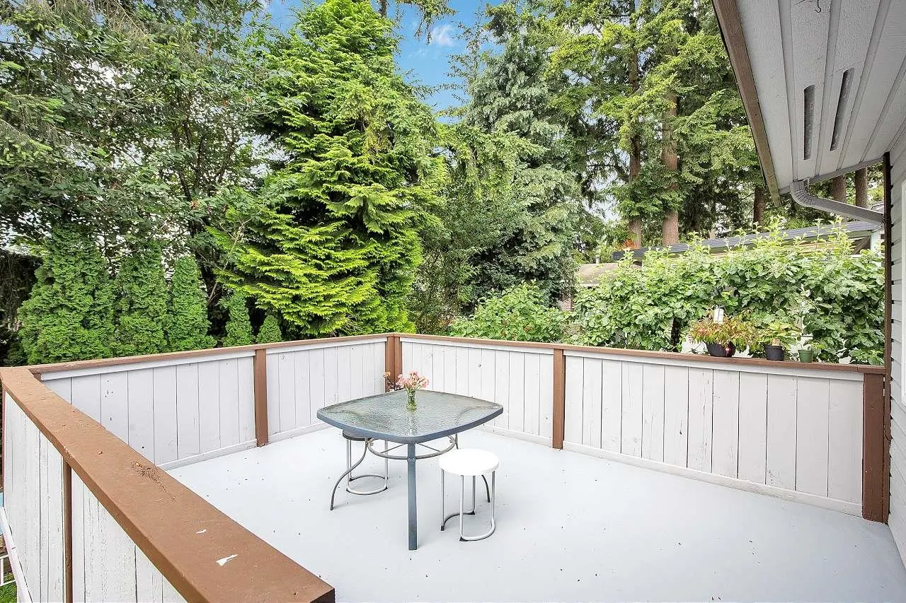 11820 Staples Crescent