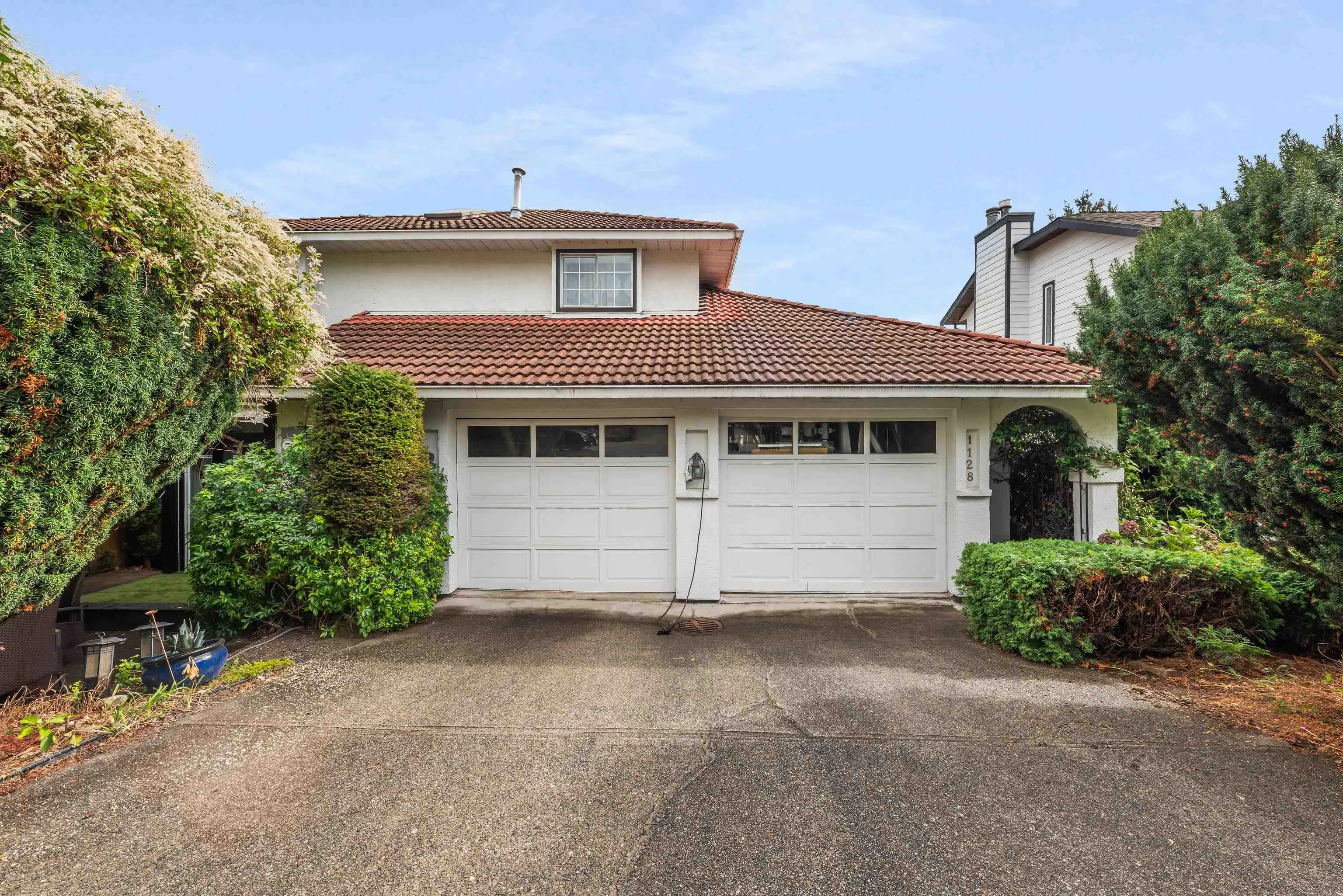 1128 Fraserview Street