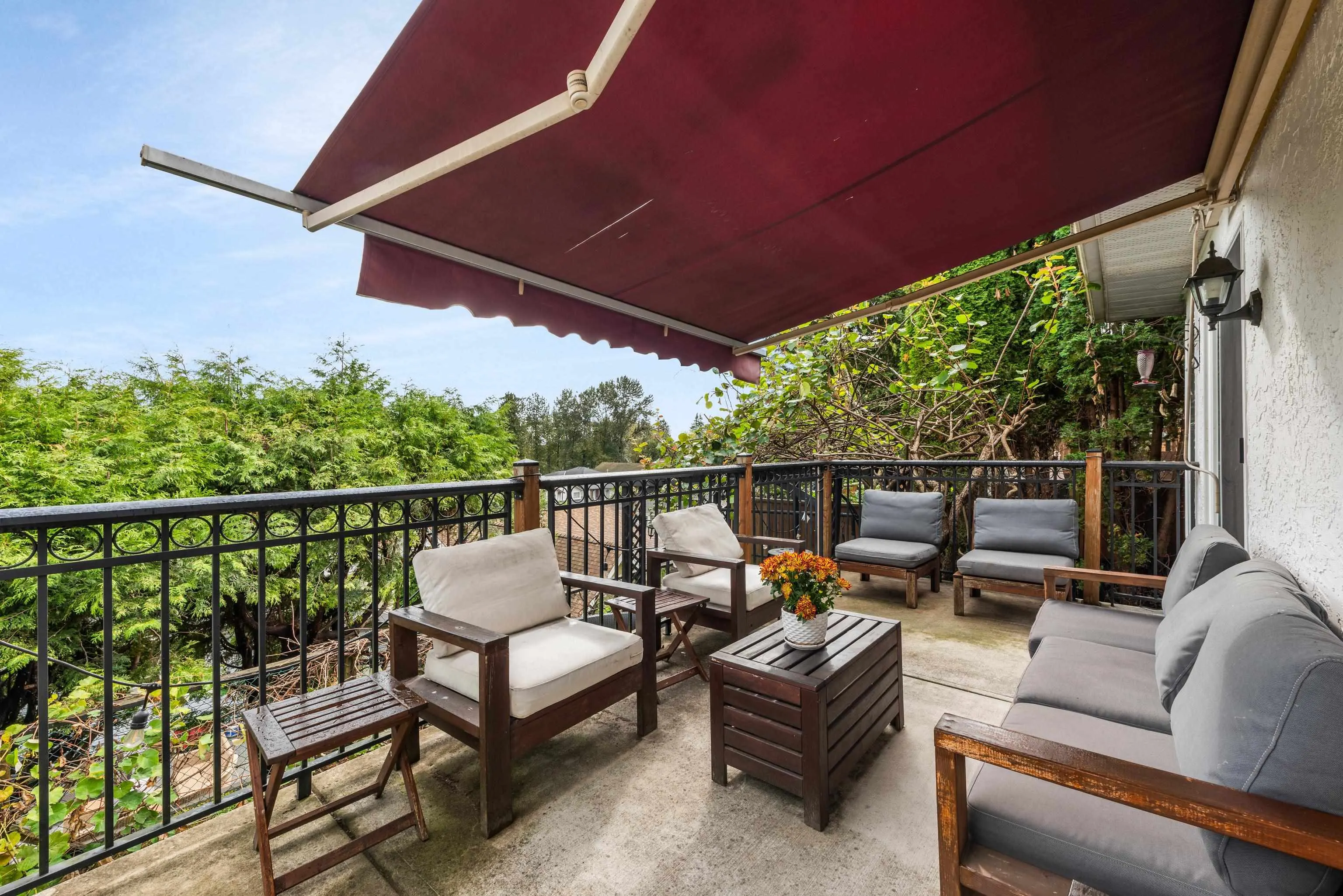 1128 Fraserview Street