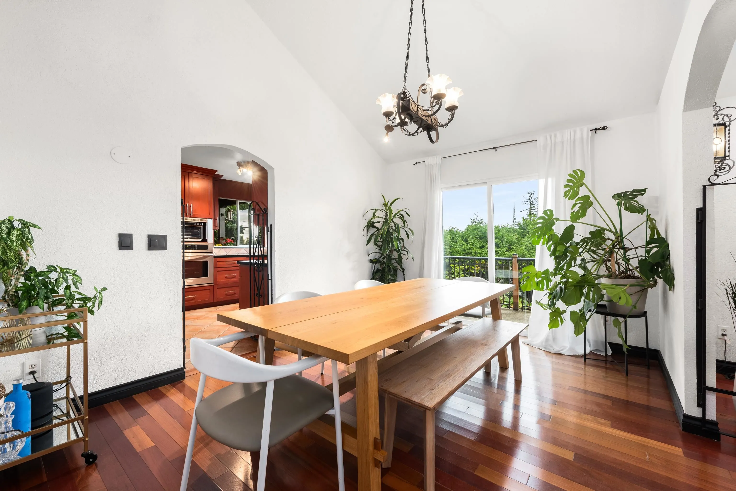 1128 Fraserview Street