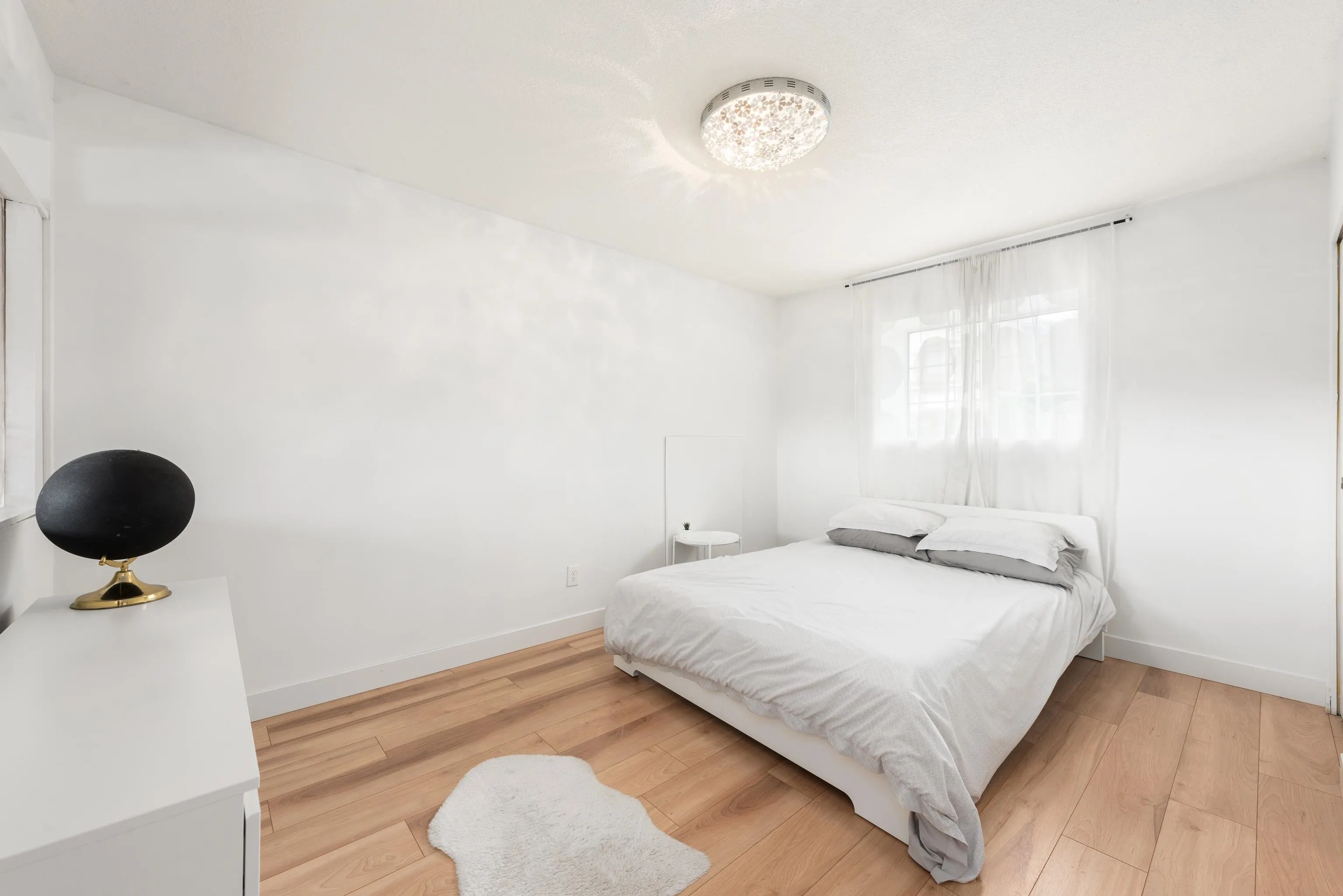 1128 Fraserview Street