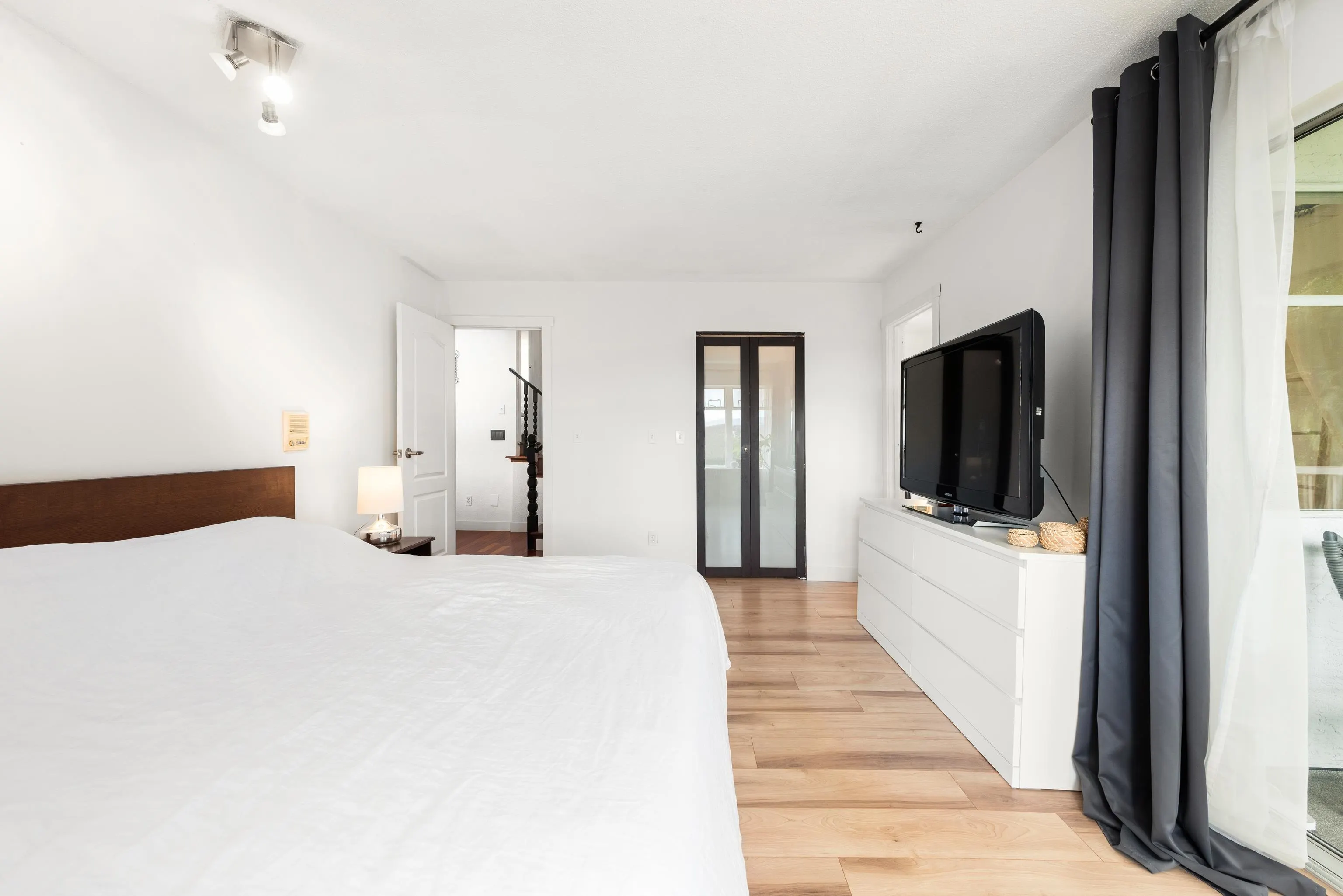 1128 Fraserview Street