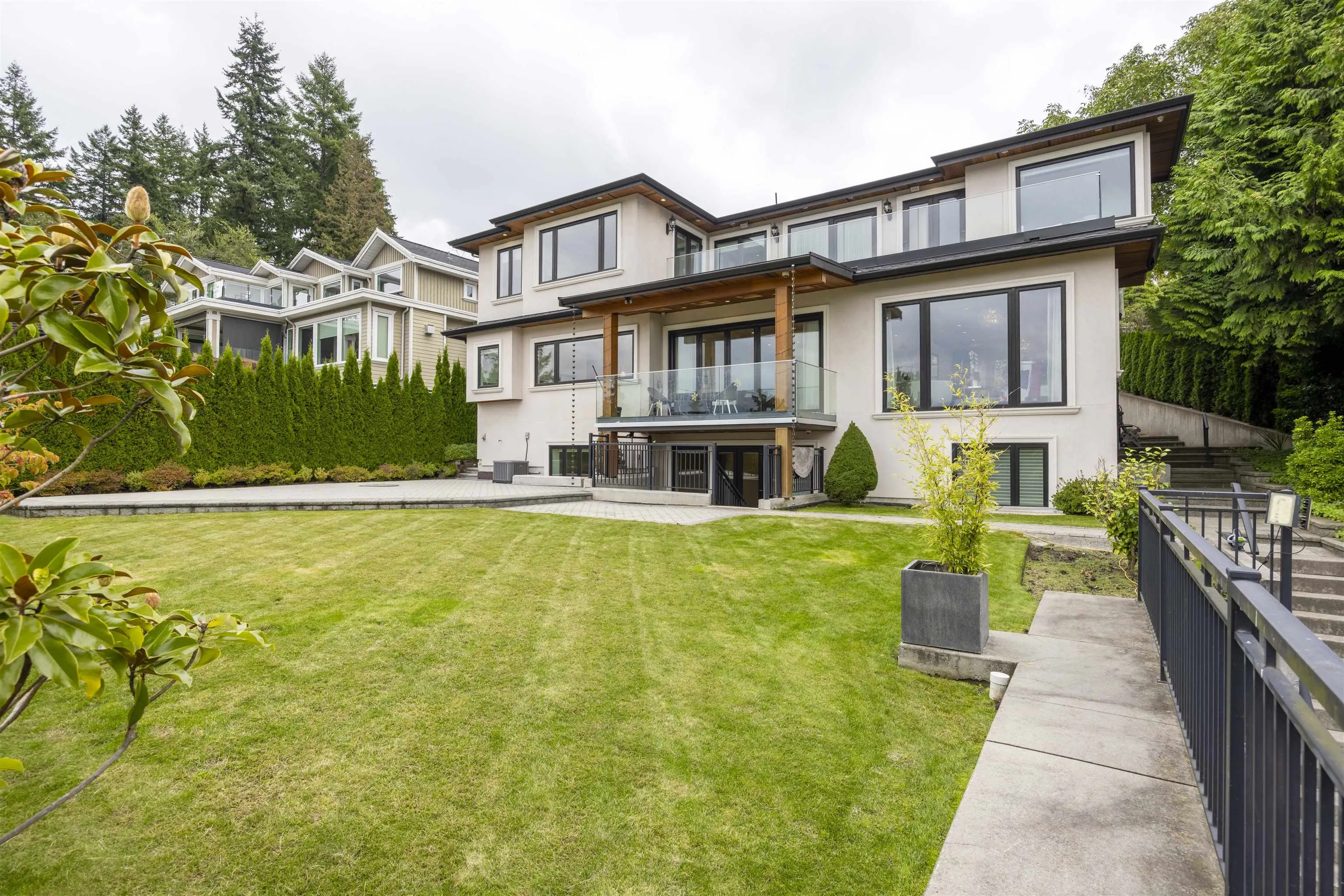 5111 Harbour View Road