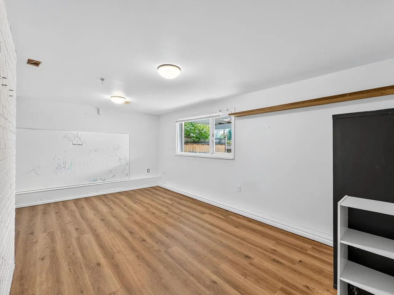 7259 Barnet Road