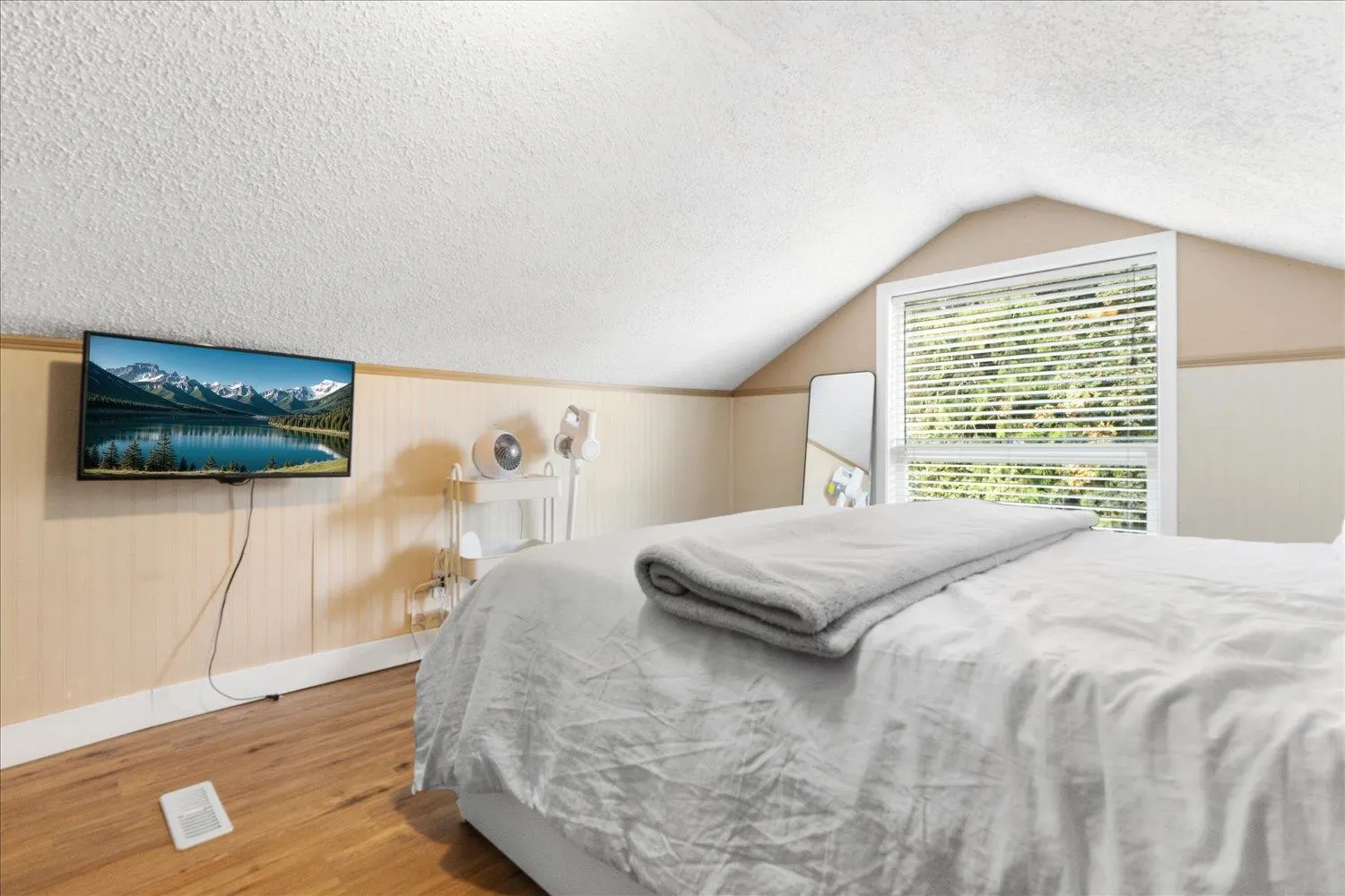 7123 Rochester Avenue