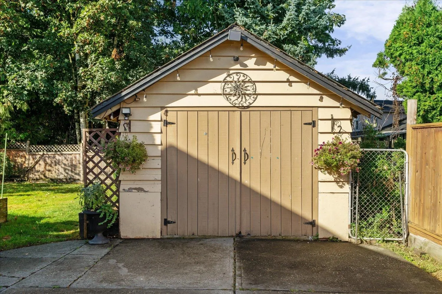 7123 Rochester Avenue