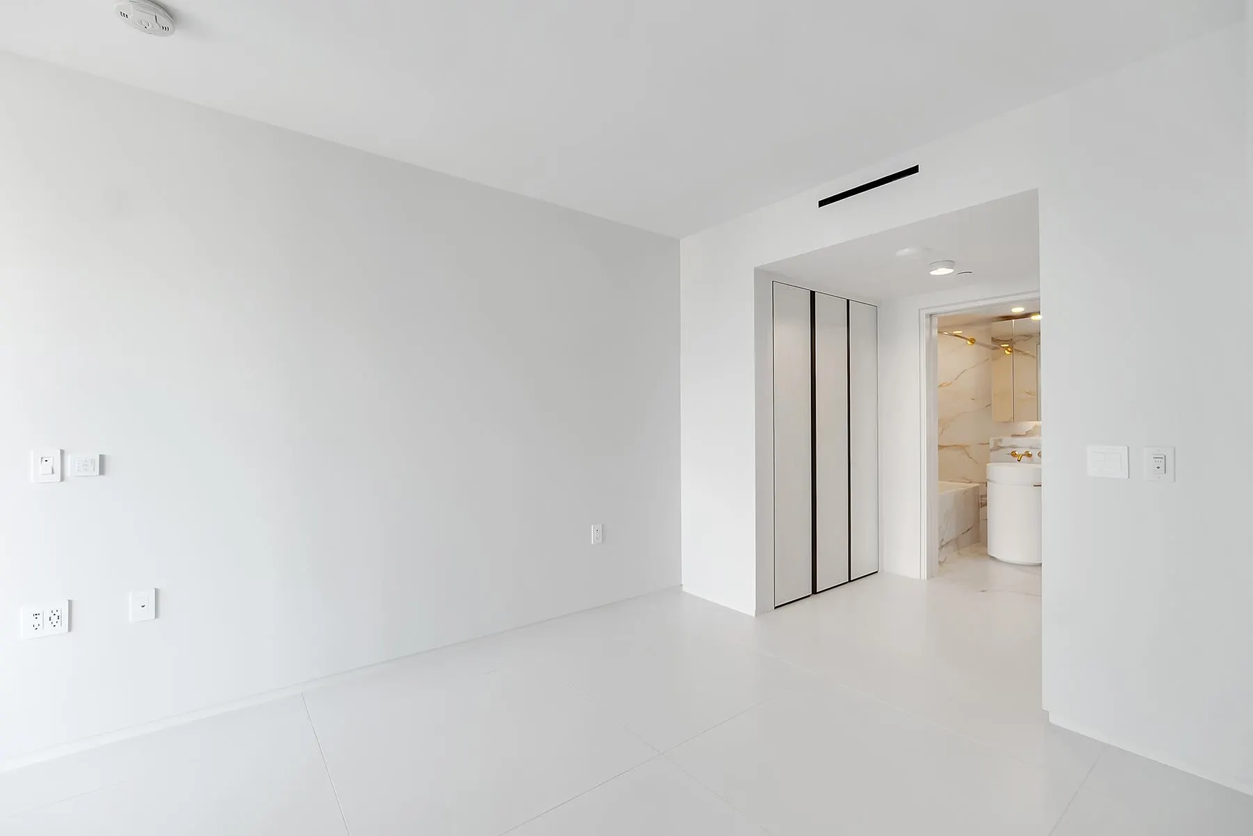 2008 1033 Nelson Street