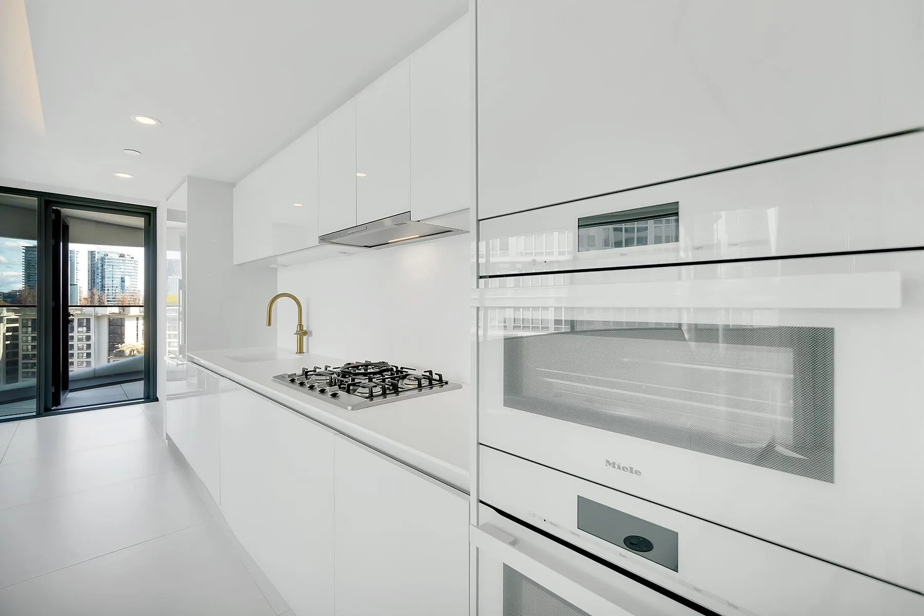 2008 1033 Nelson Street