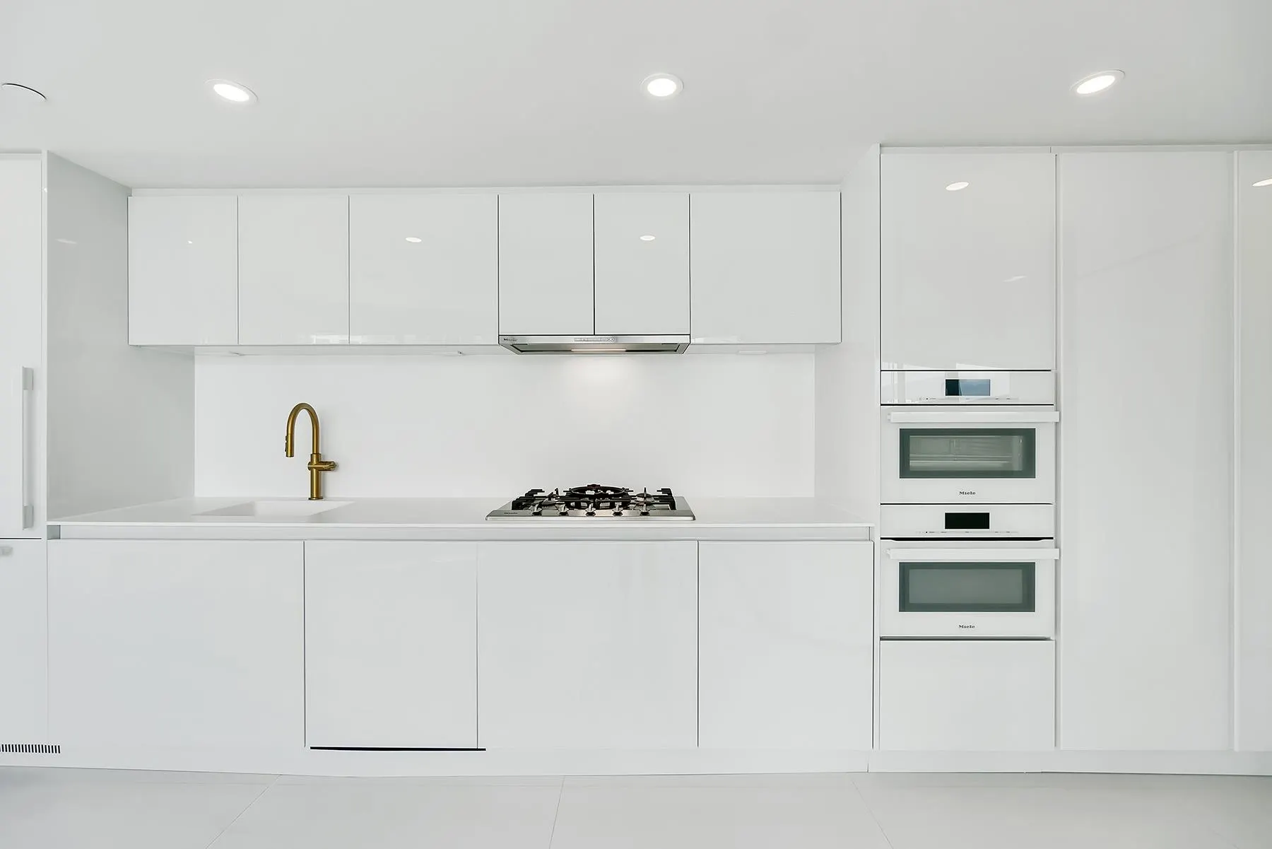2008 1033 Nelson Street
