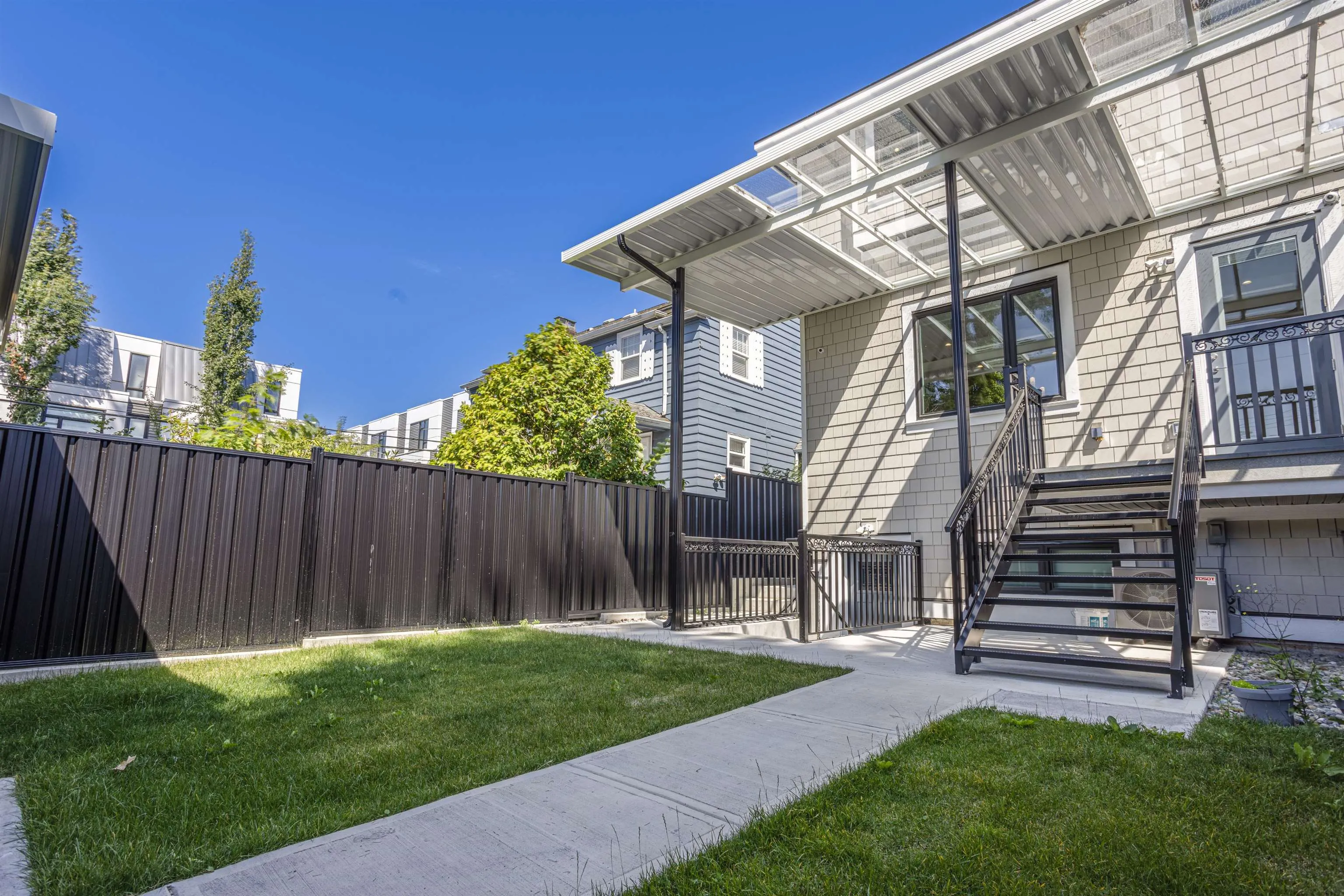 1470 W 57th Avenue