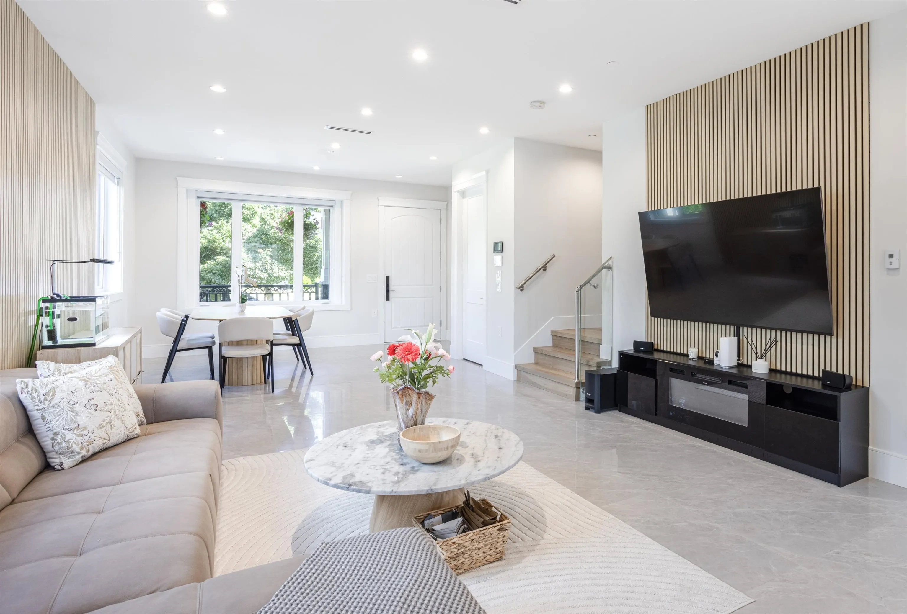 1470 W 57th Avenue