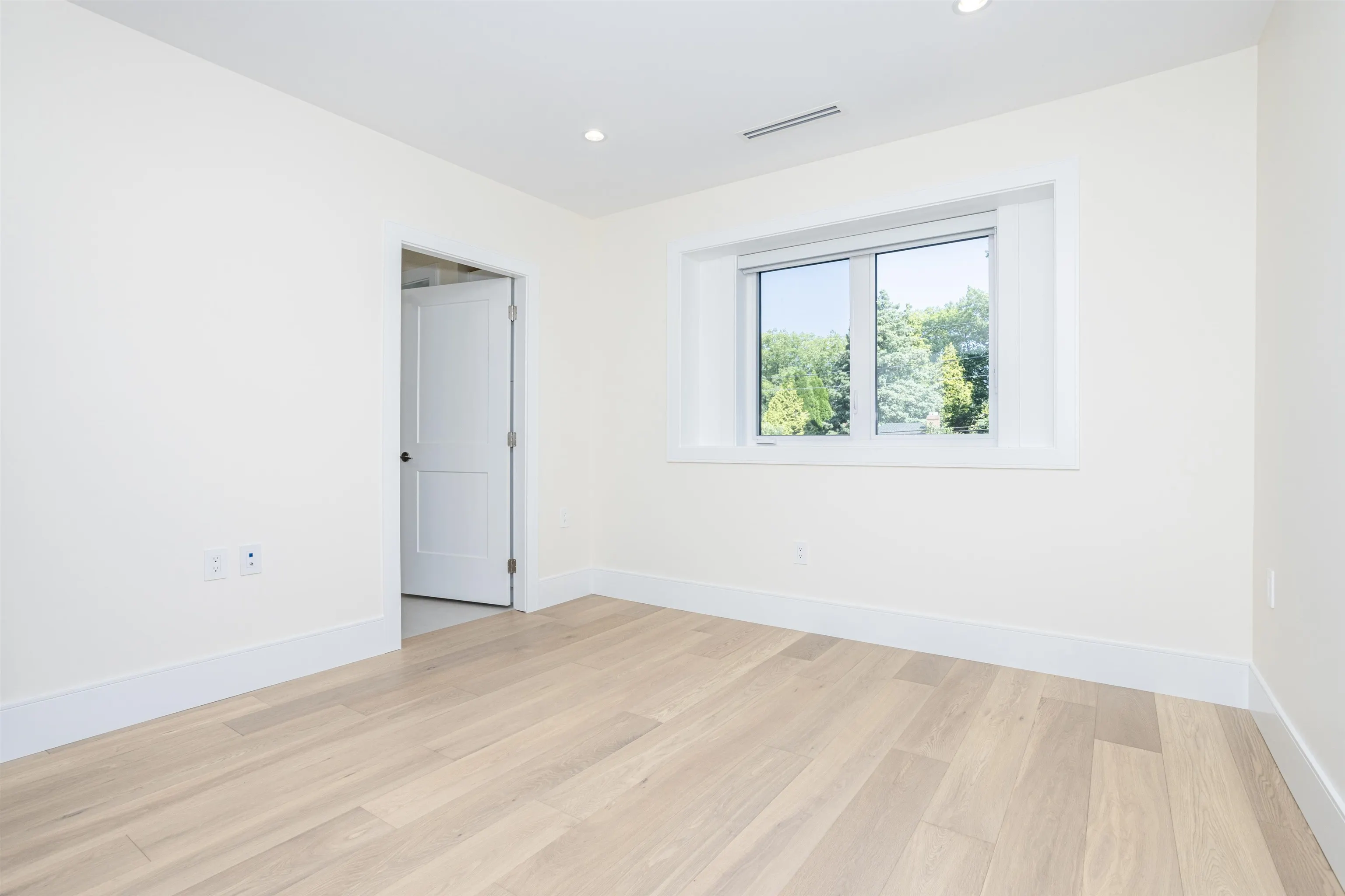 1470 W 57th Avenue