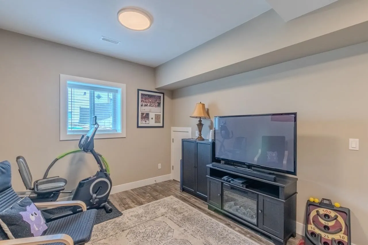 10556 Mcveety Street