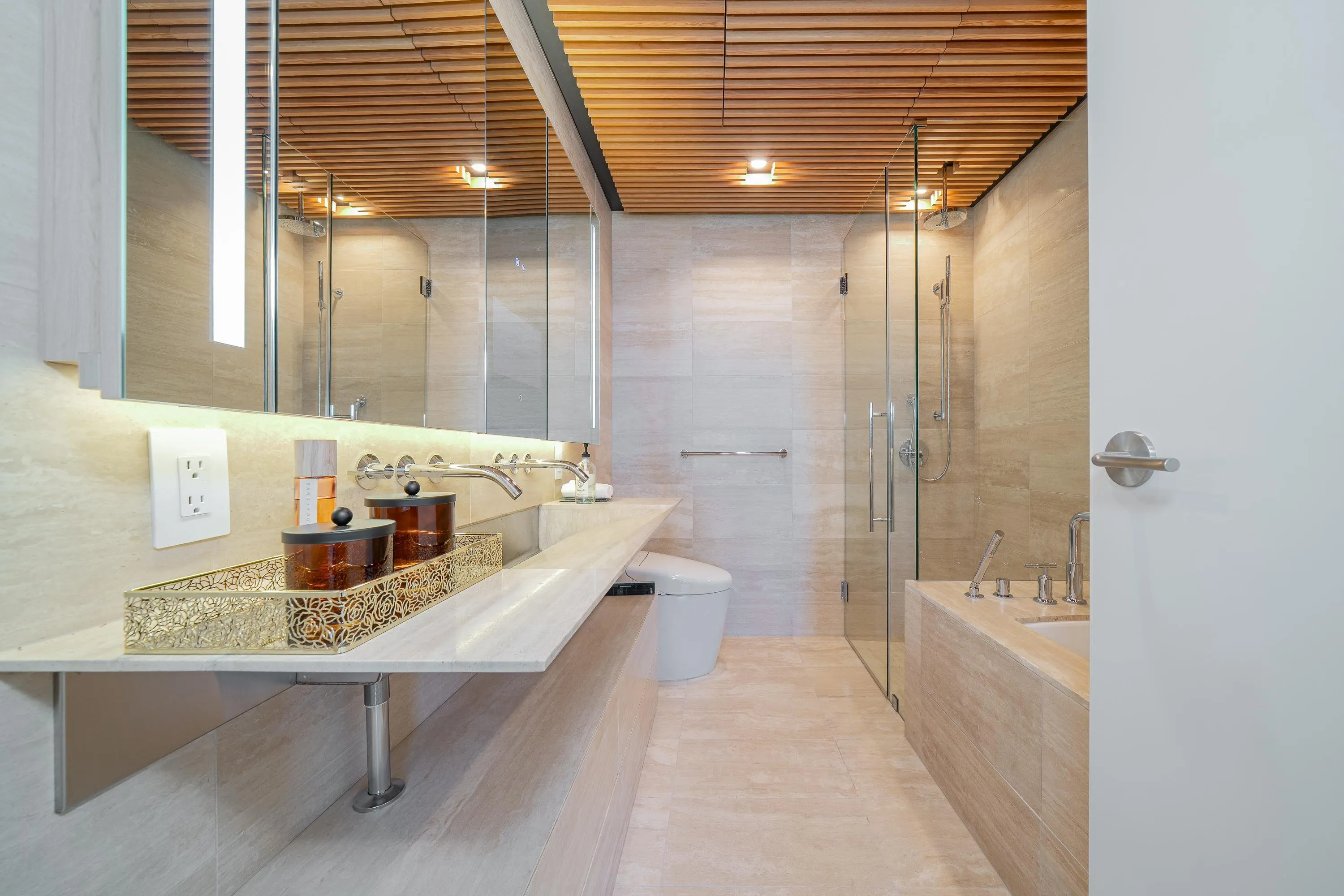 3403 1568 Alberni Street