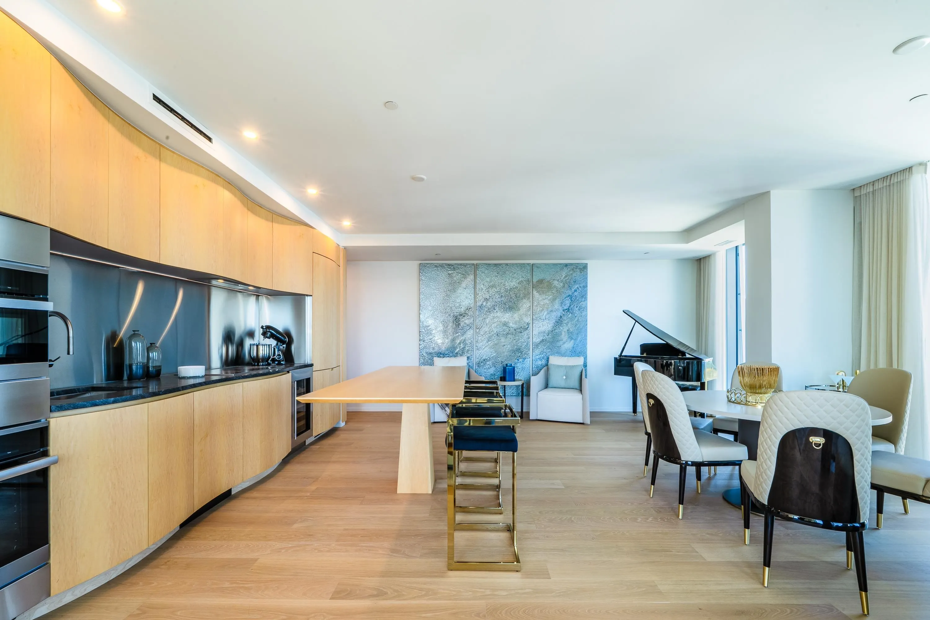 3403 1568 Alberni Street