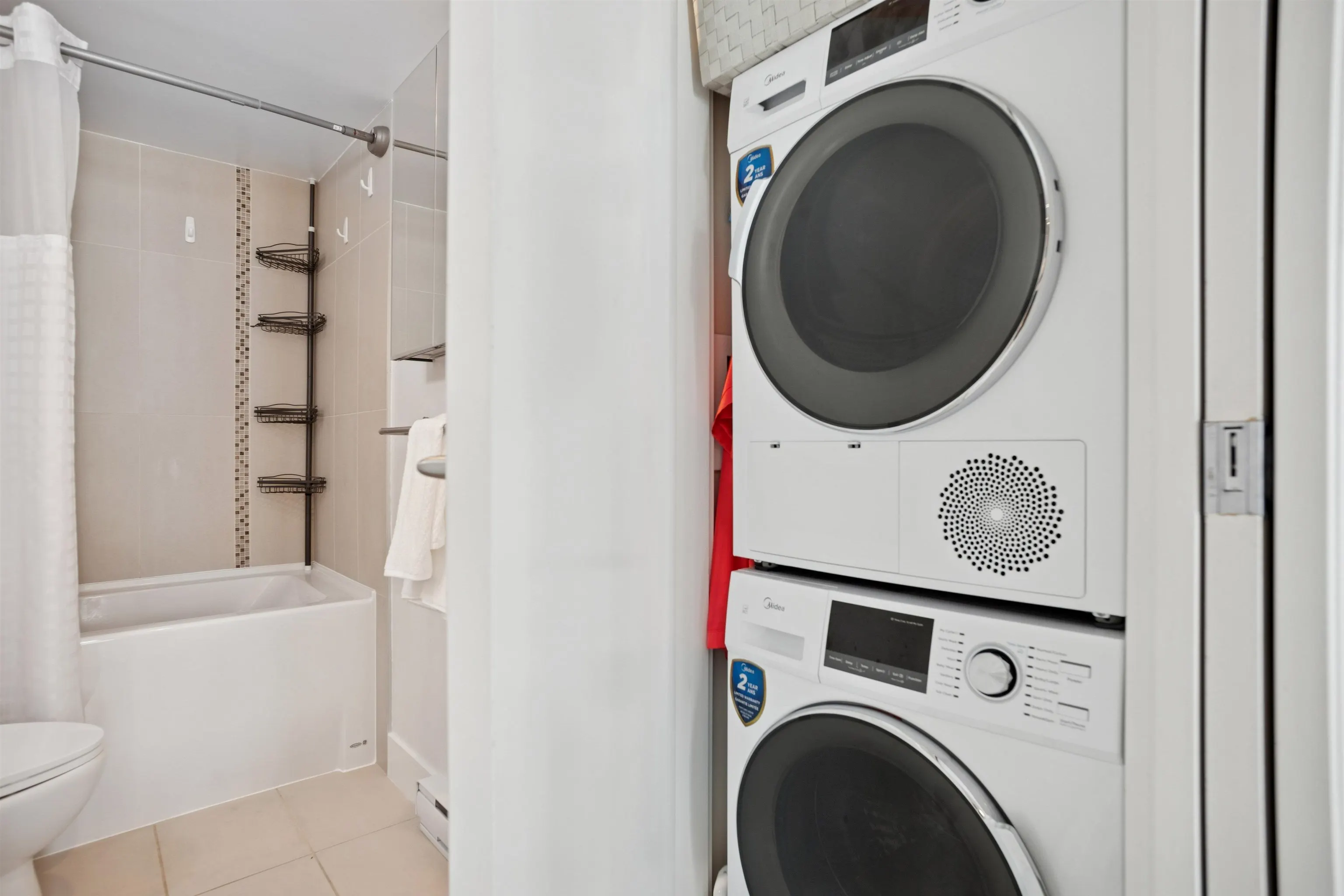 811 1088 Richards Street