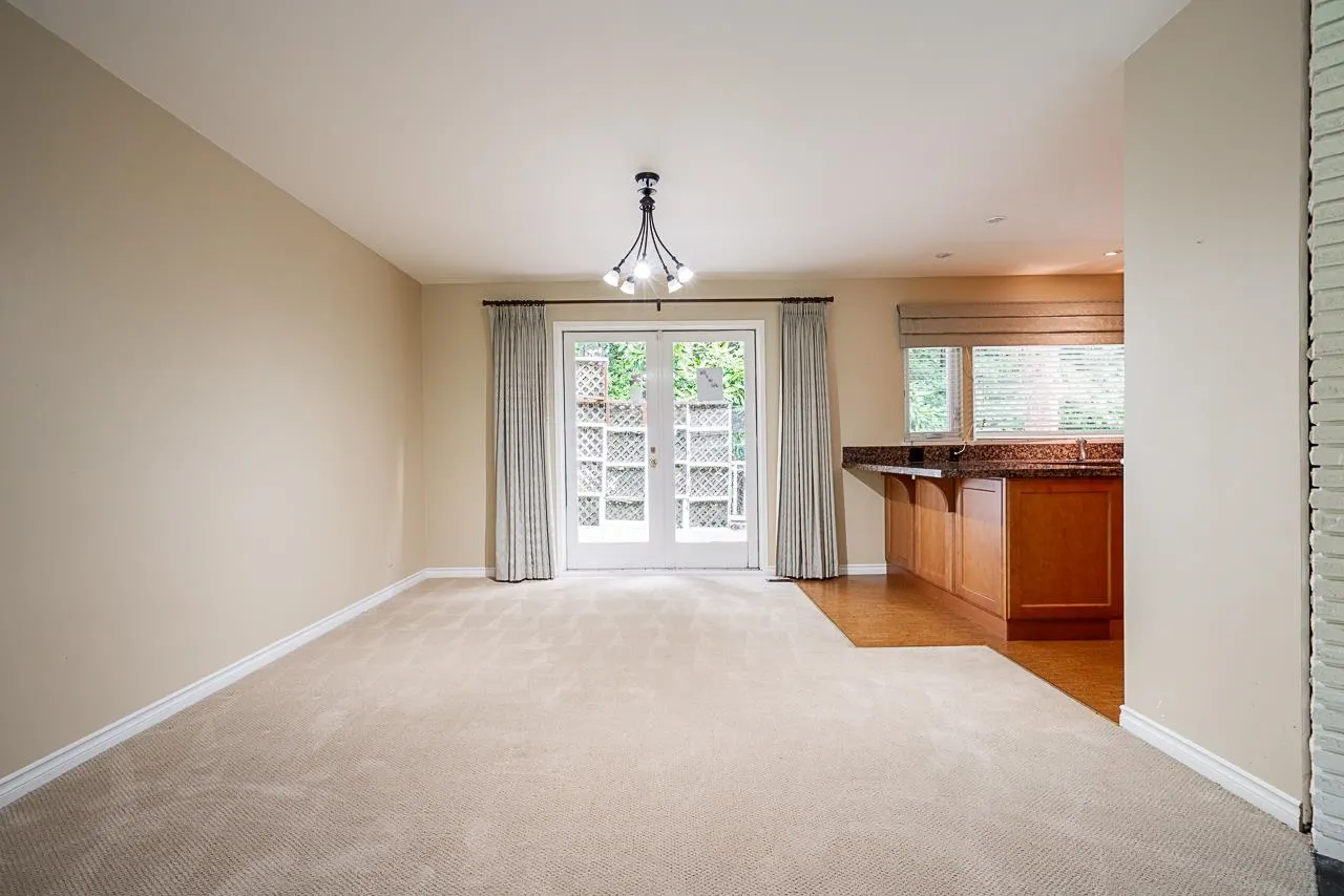 2332 Hoskins Road