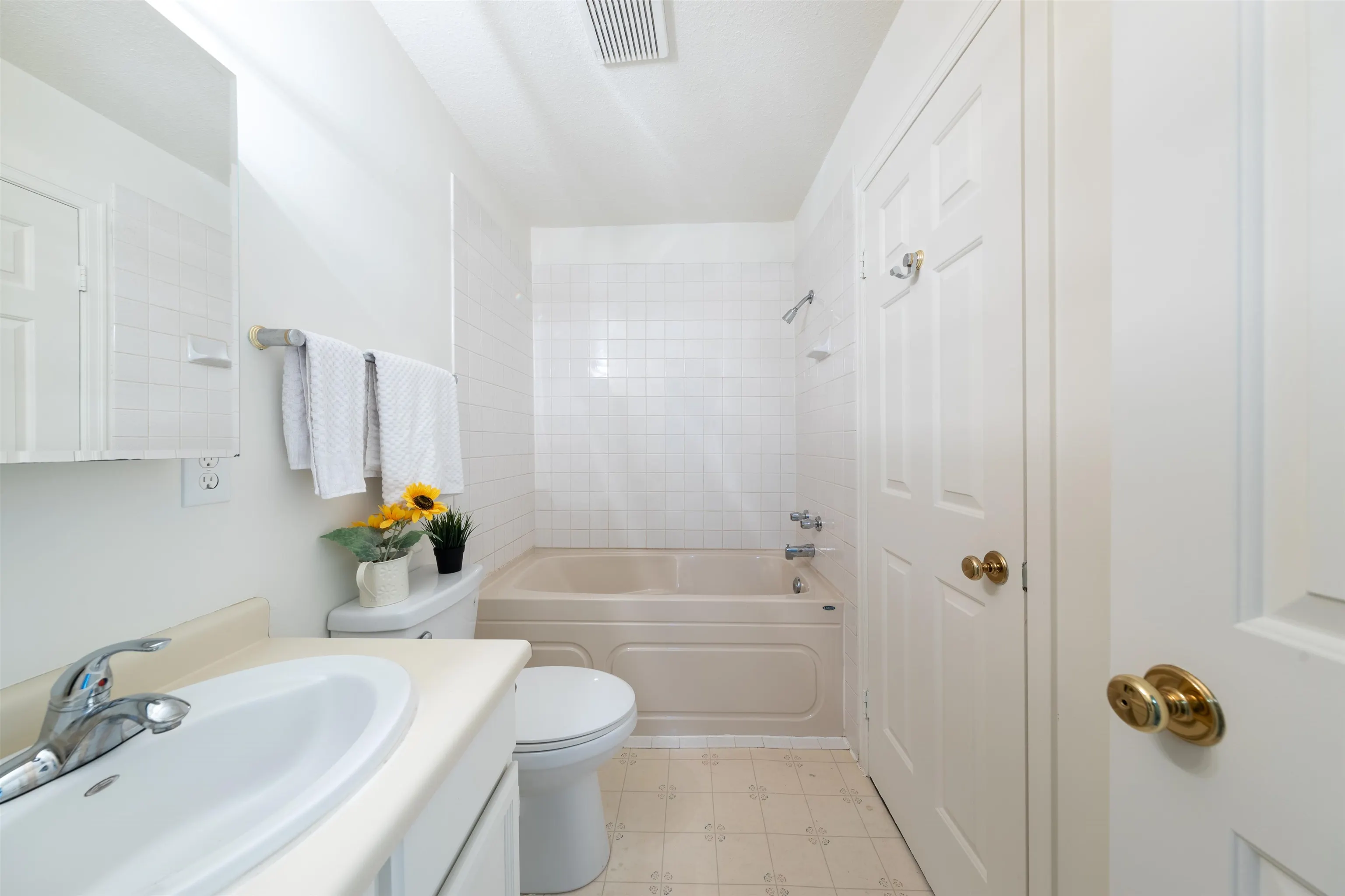 109 6460 Cassie Avenue