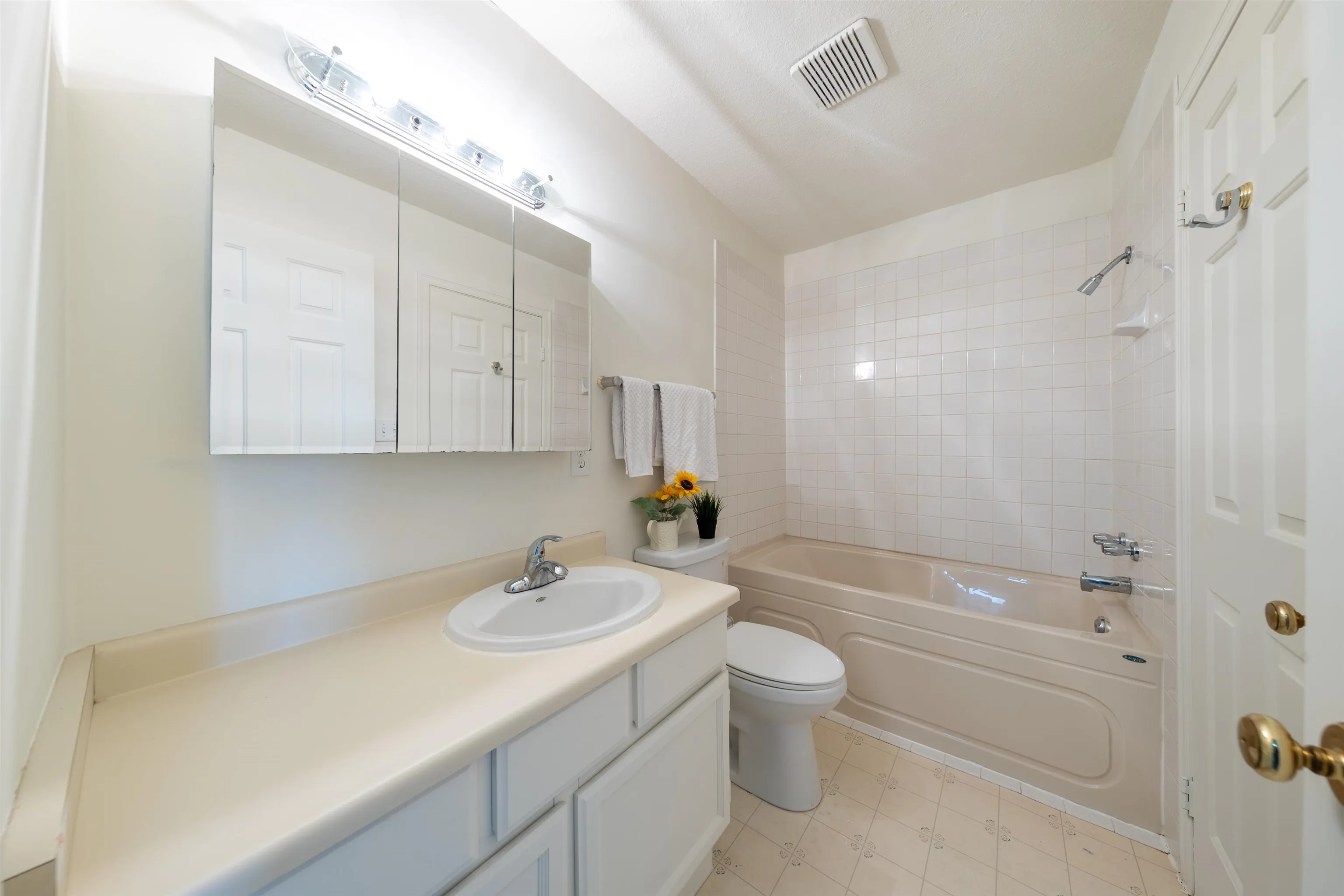 109 6460 Cassie Avenue