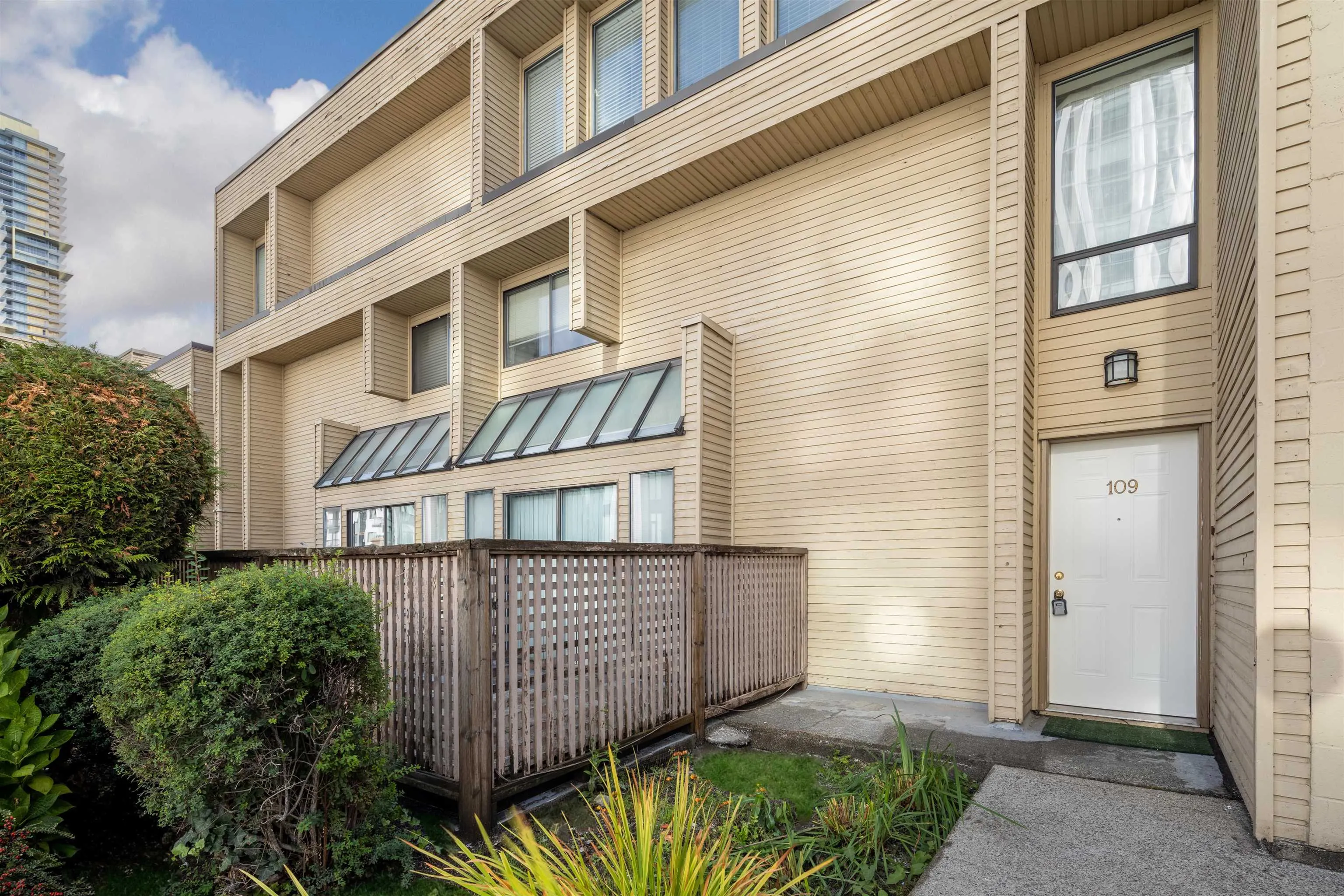109 6460 Cassie Avenue