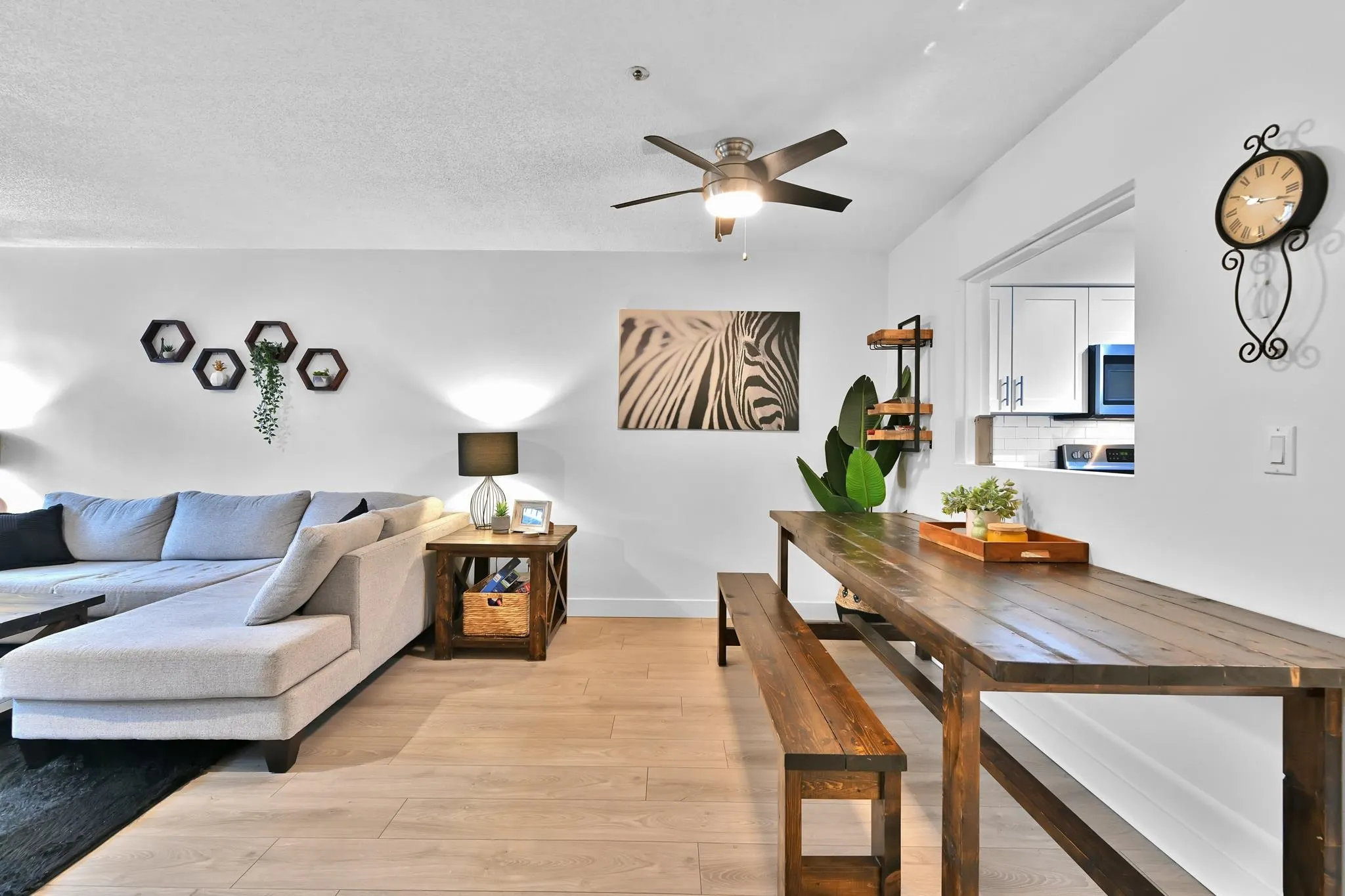 203 33165 2 Avenue
