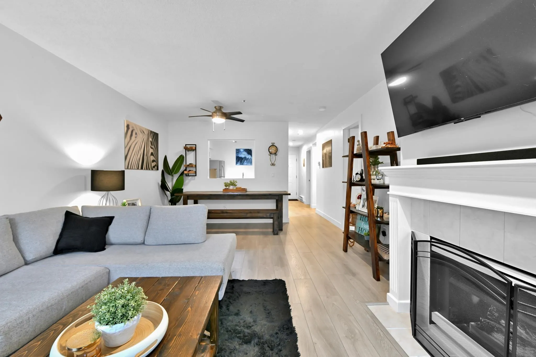 203 33165 2 Avenue
