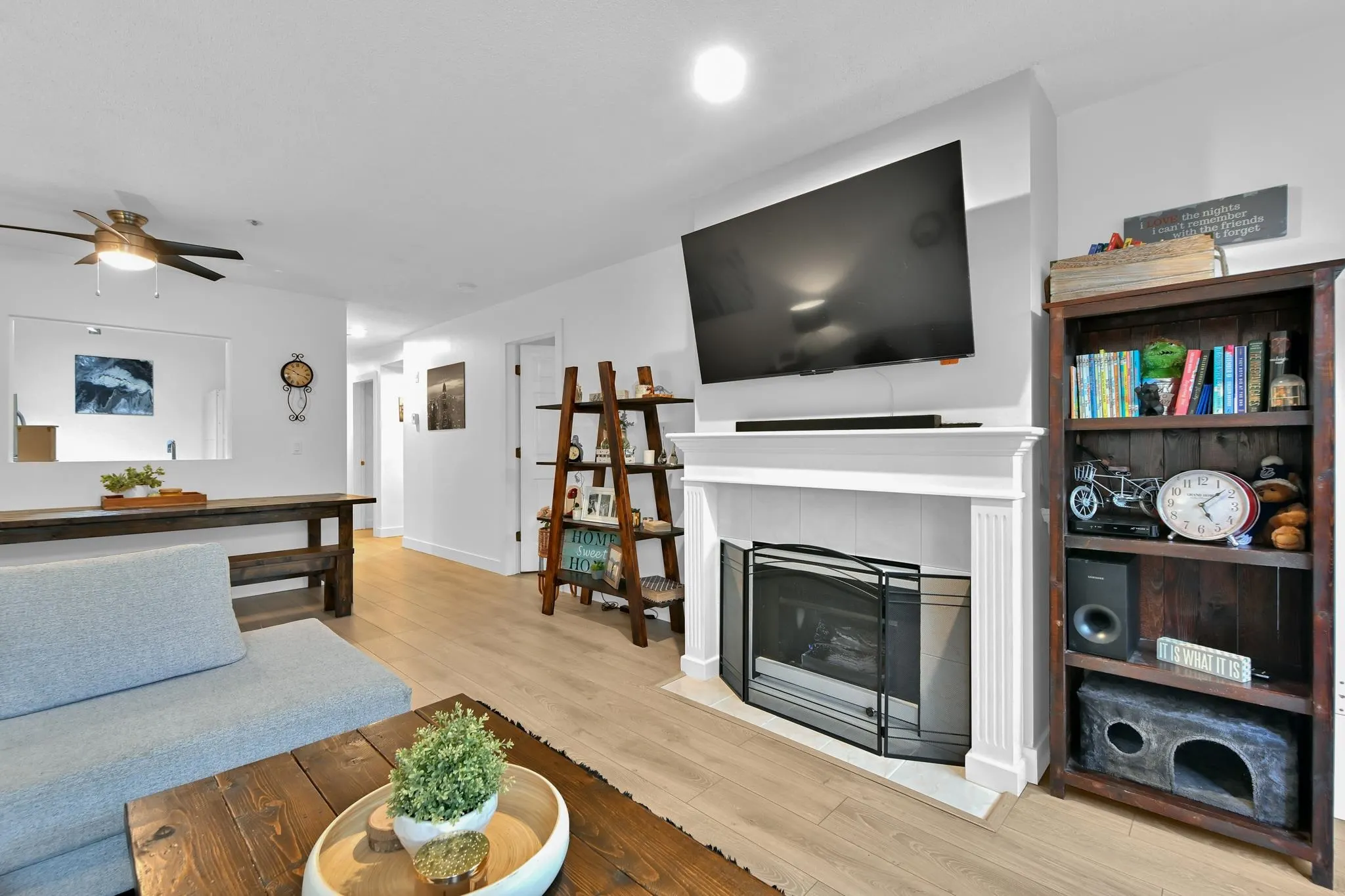 203 33165 2 Avenue