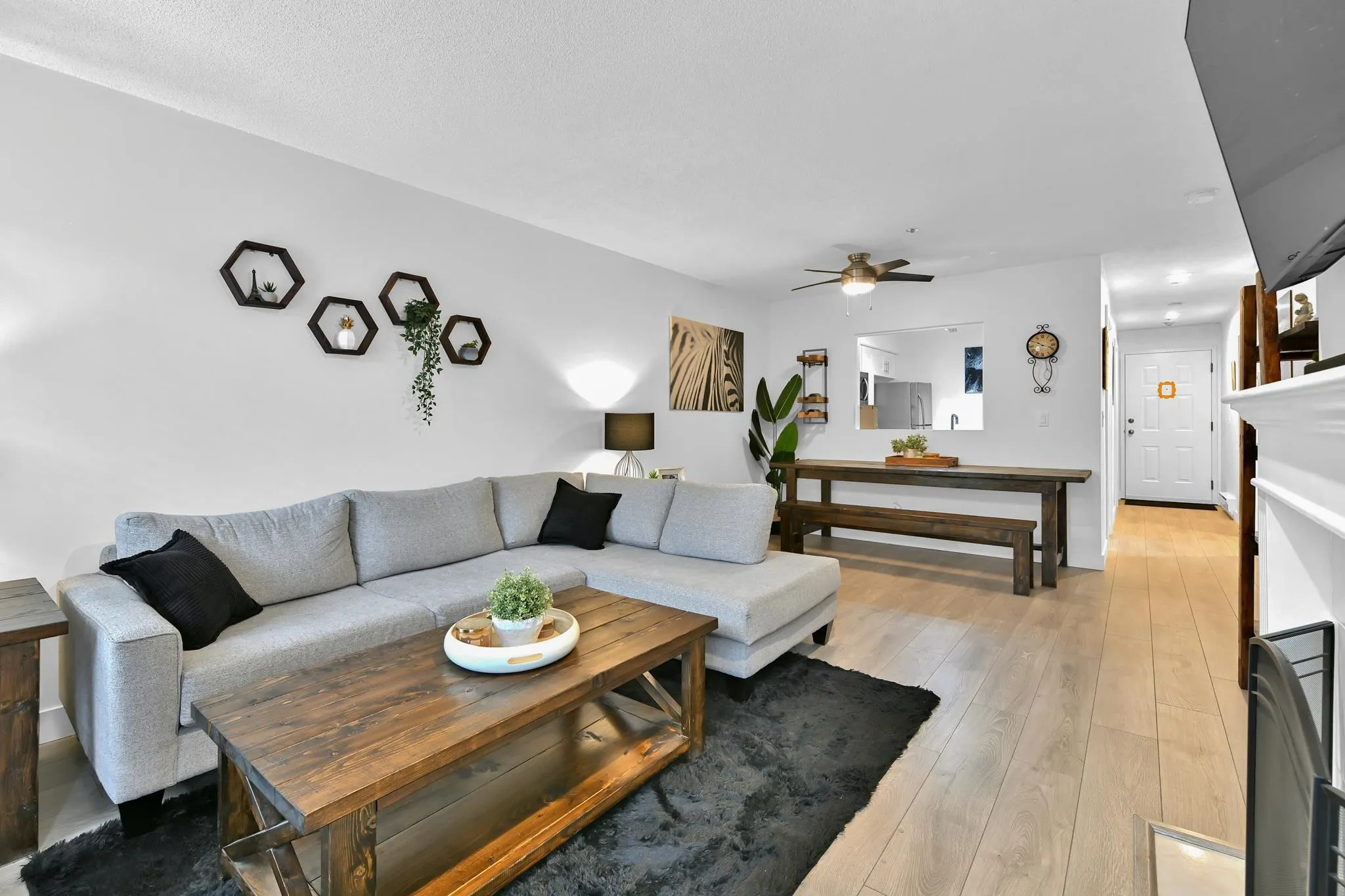 203 33165 2 Avenue