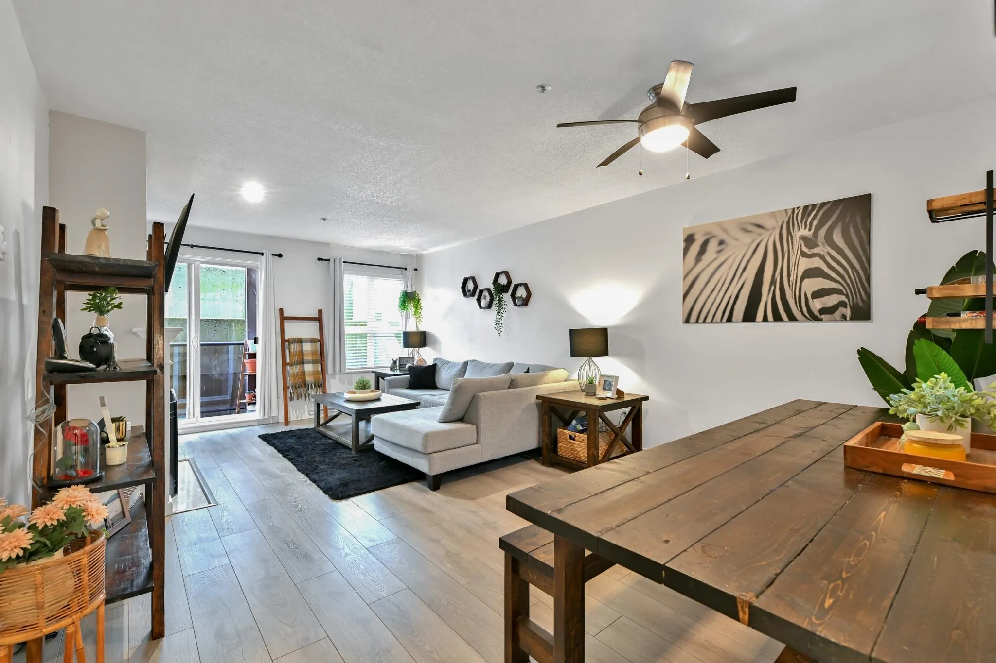 203 33165 2 Avenue