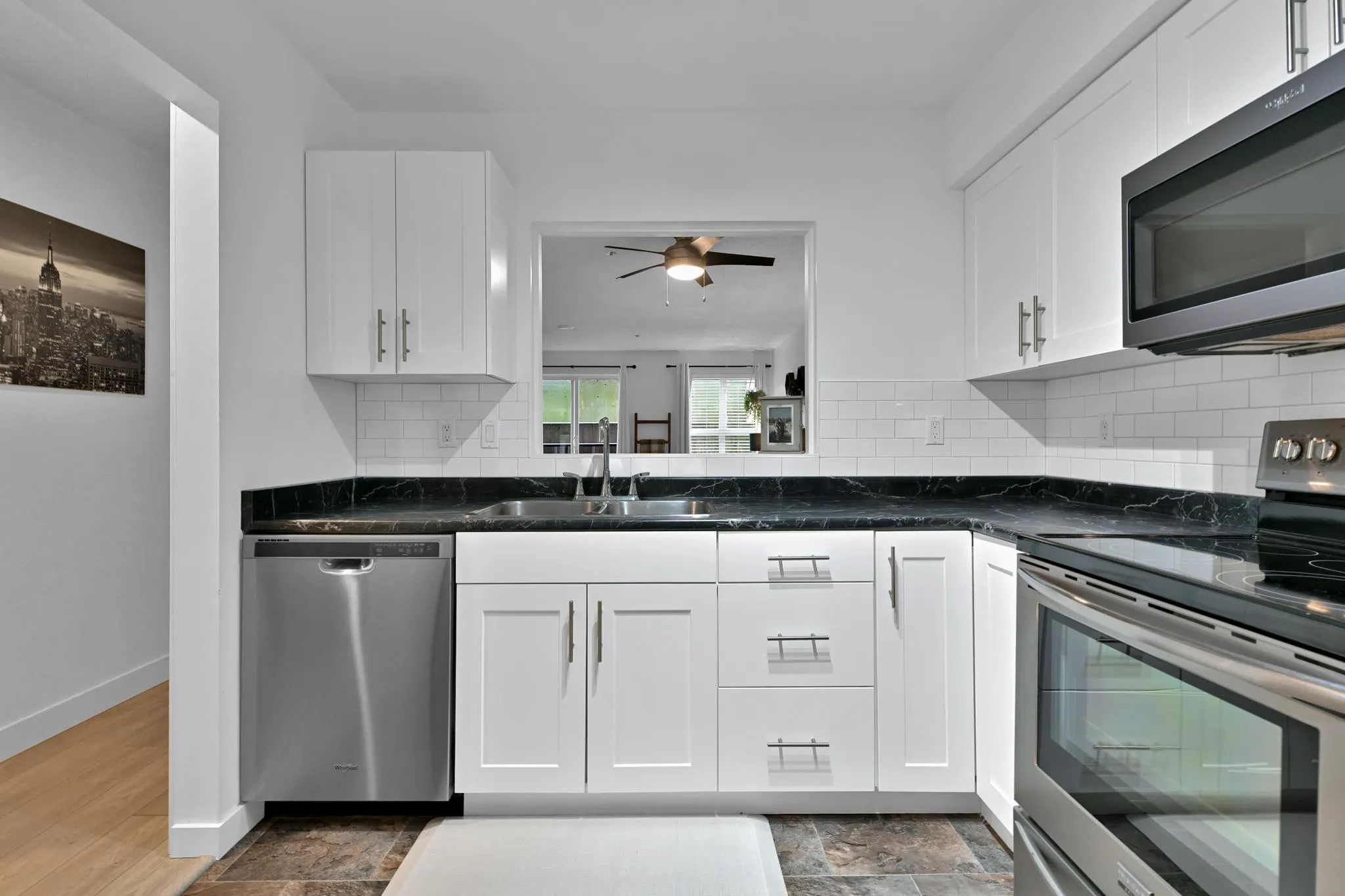 203 33165 2 Avenue