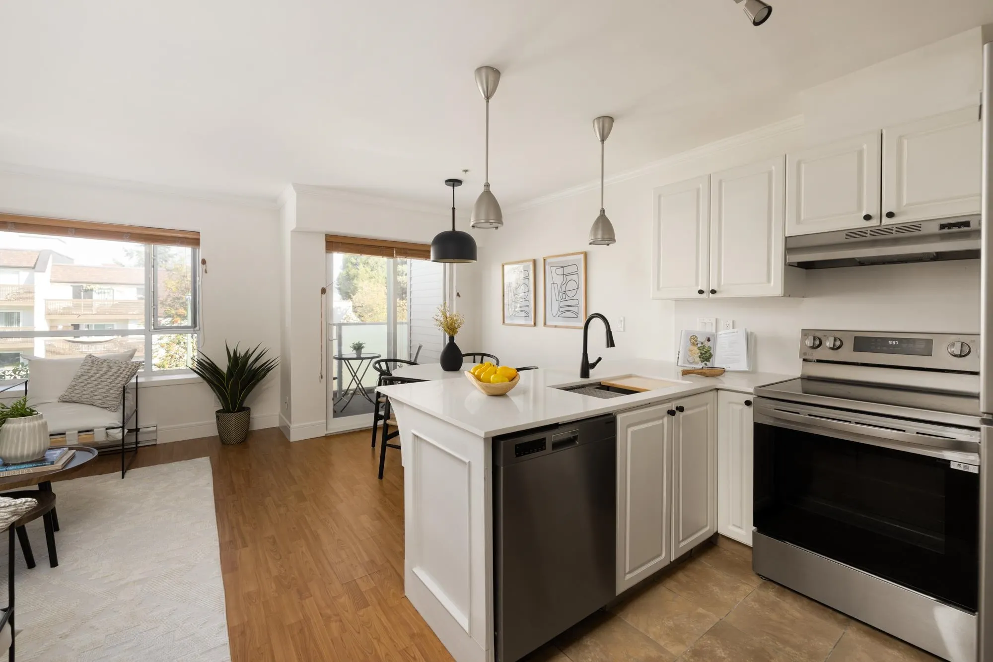 303 788 E 8th Avenue