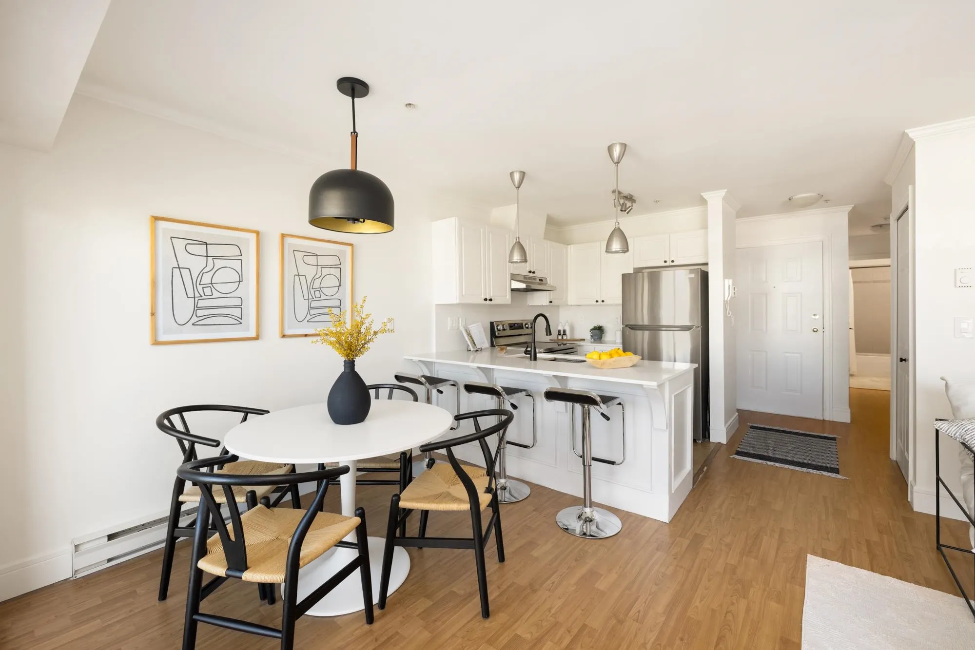 303 788 E 8th Avenue