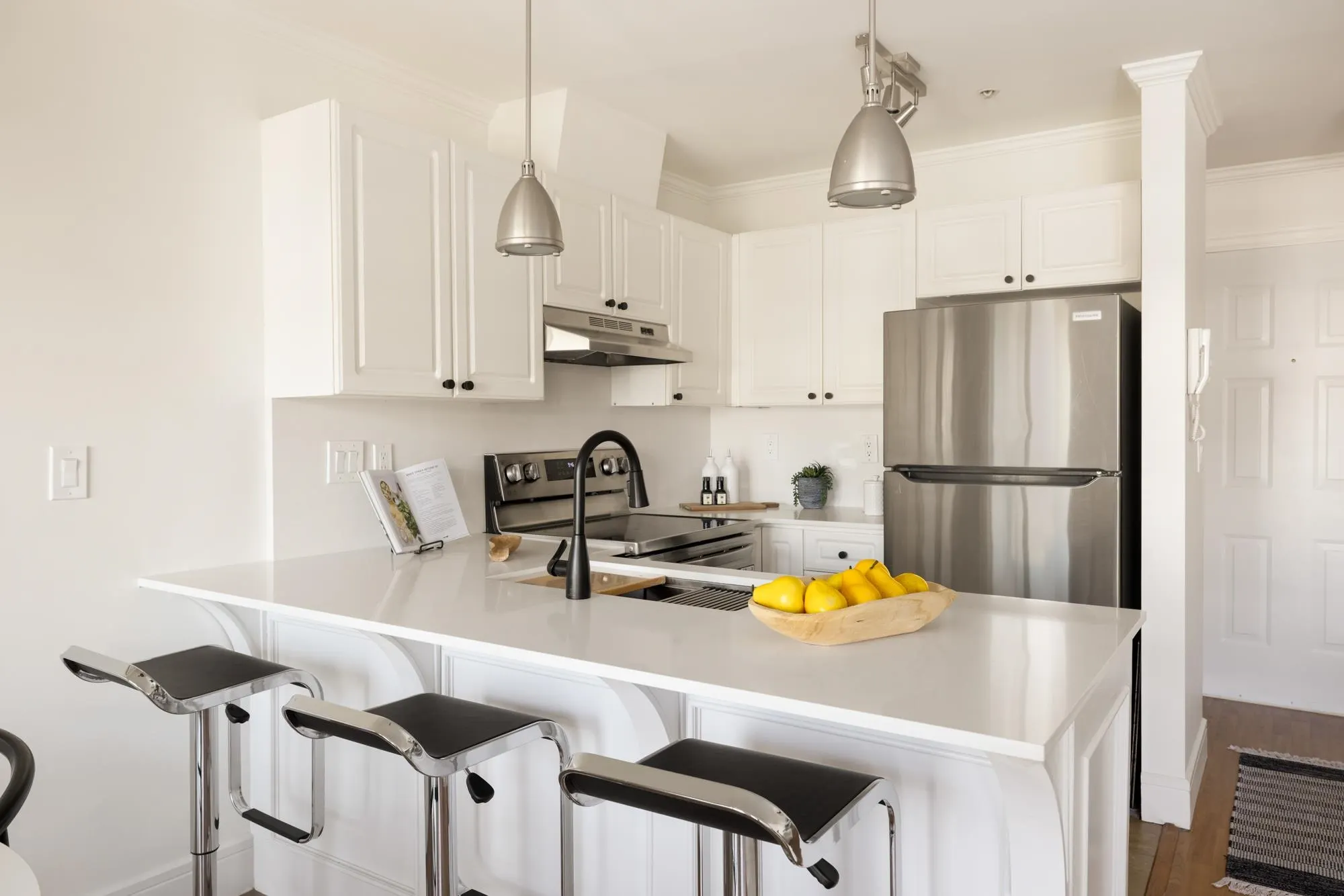 303 788 E 8th Avenue