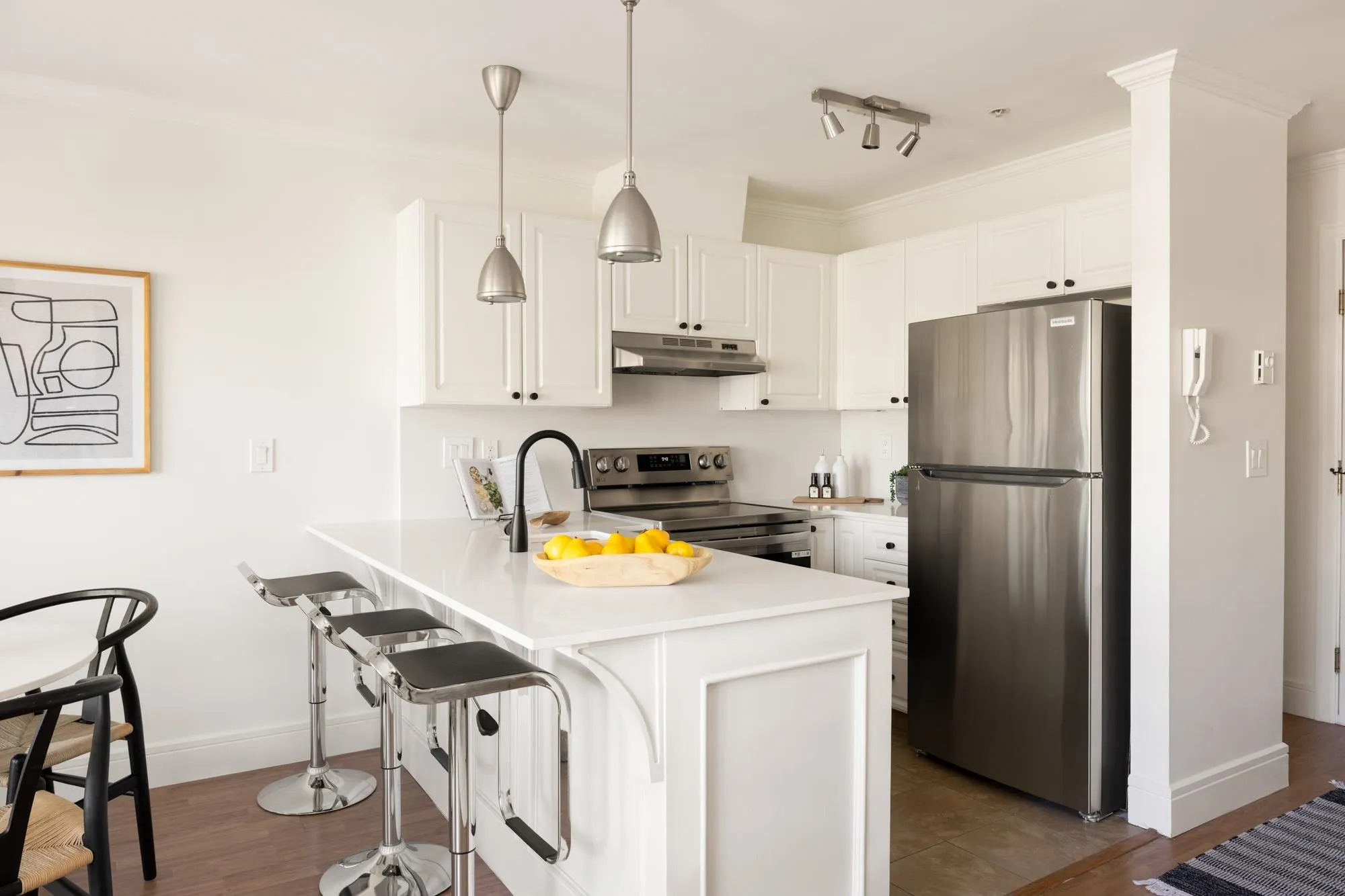 303 788 E 8th Avenue