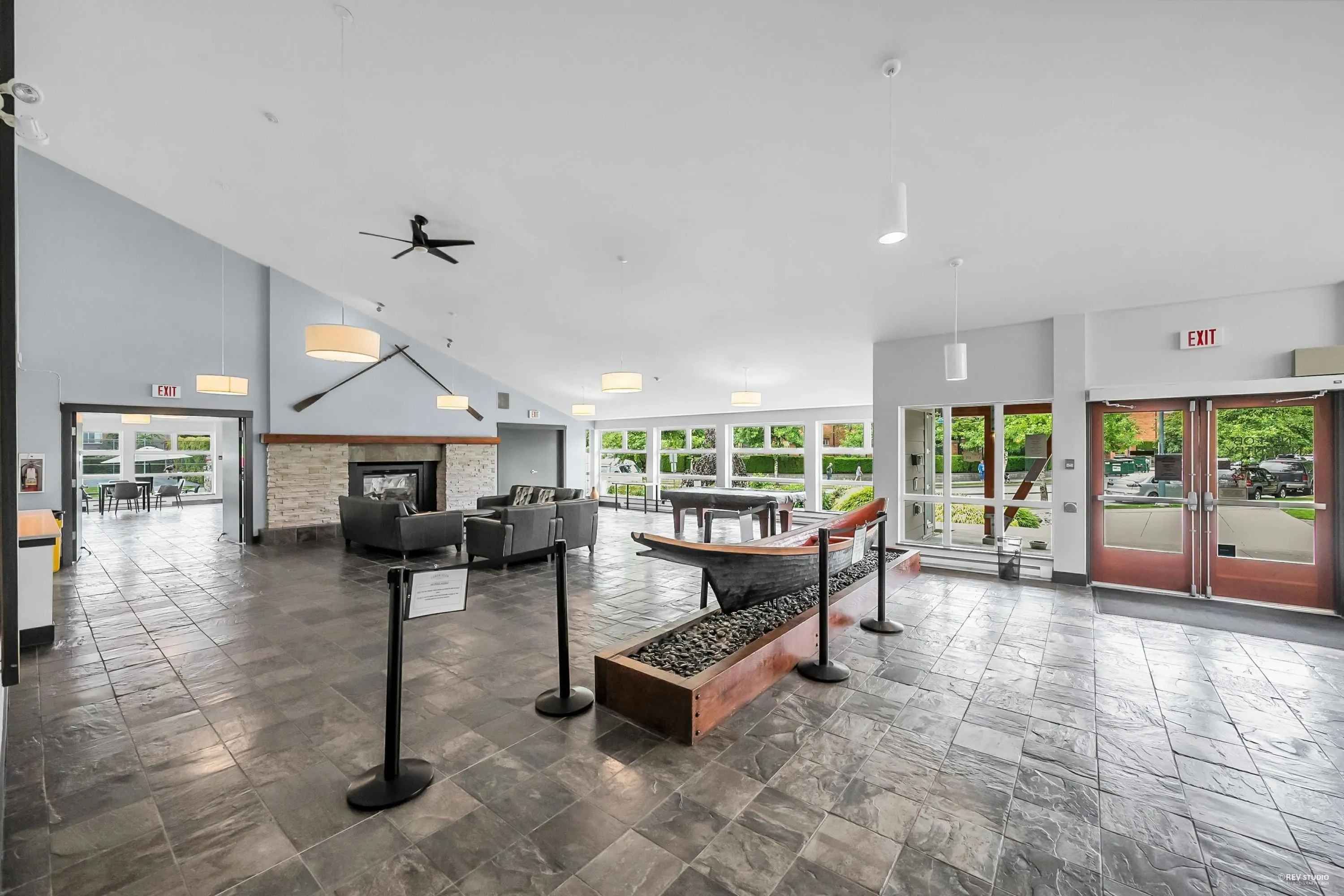 212 600 Klahanie Drive