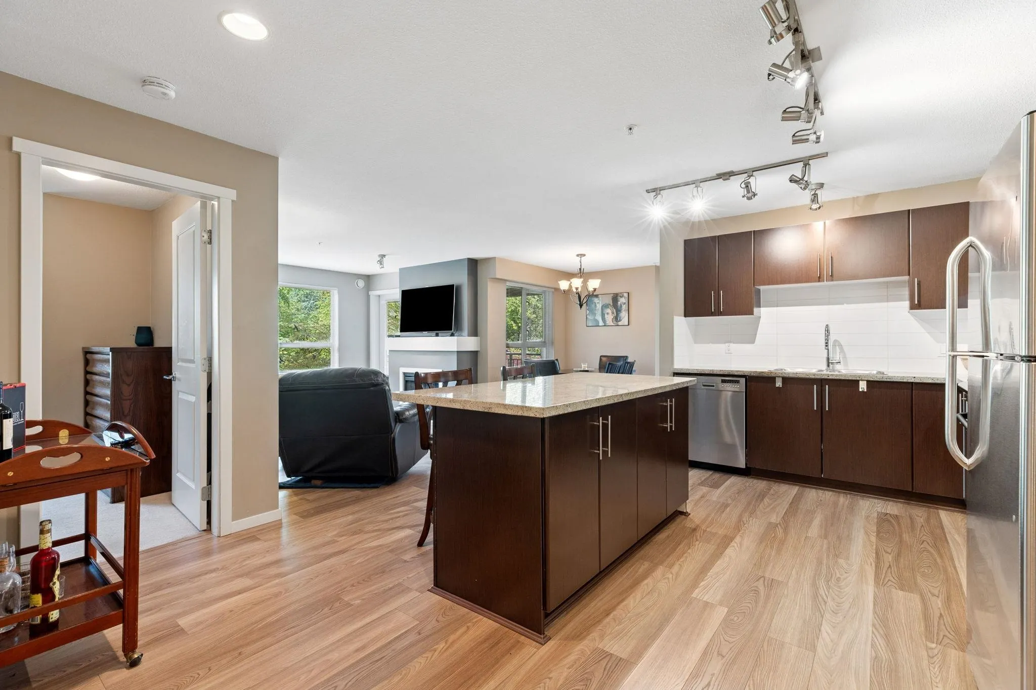 212 600 Klahanie Drive