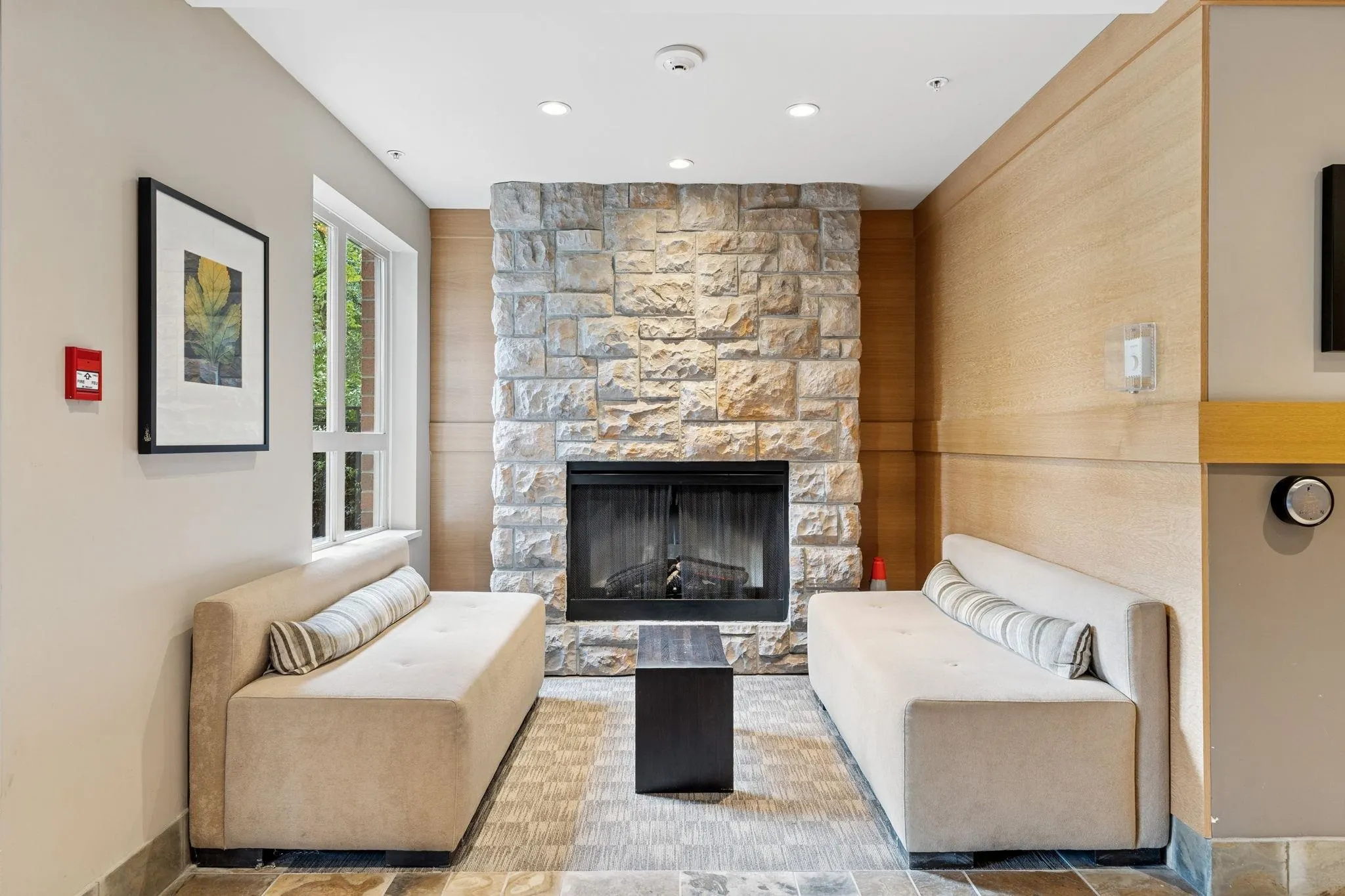 212 600 Klahanie Drive
