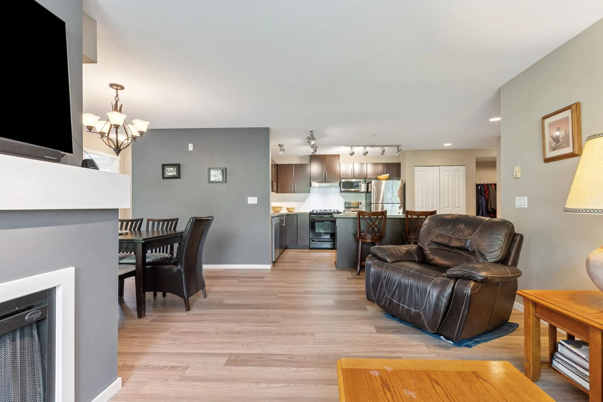212 600 Klahanie Drive