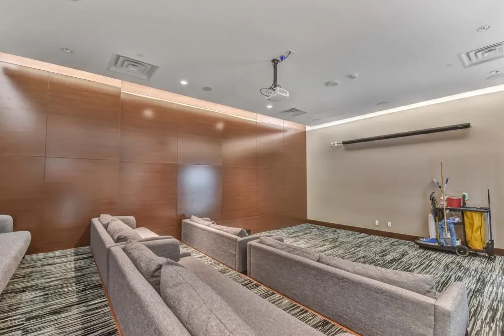 2809 13750 100 Avenue