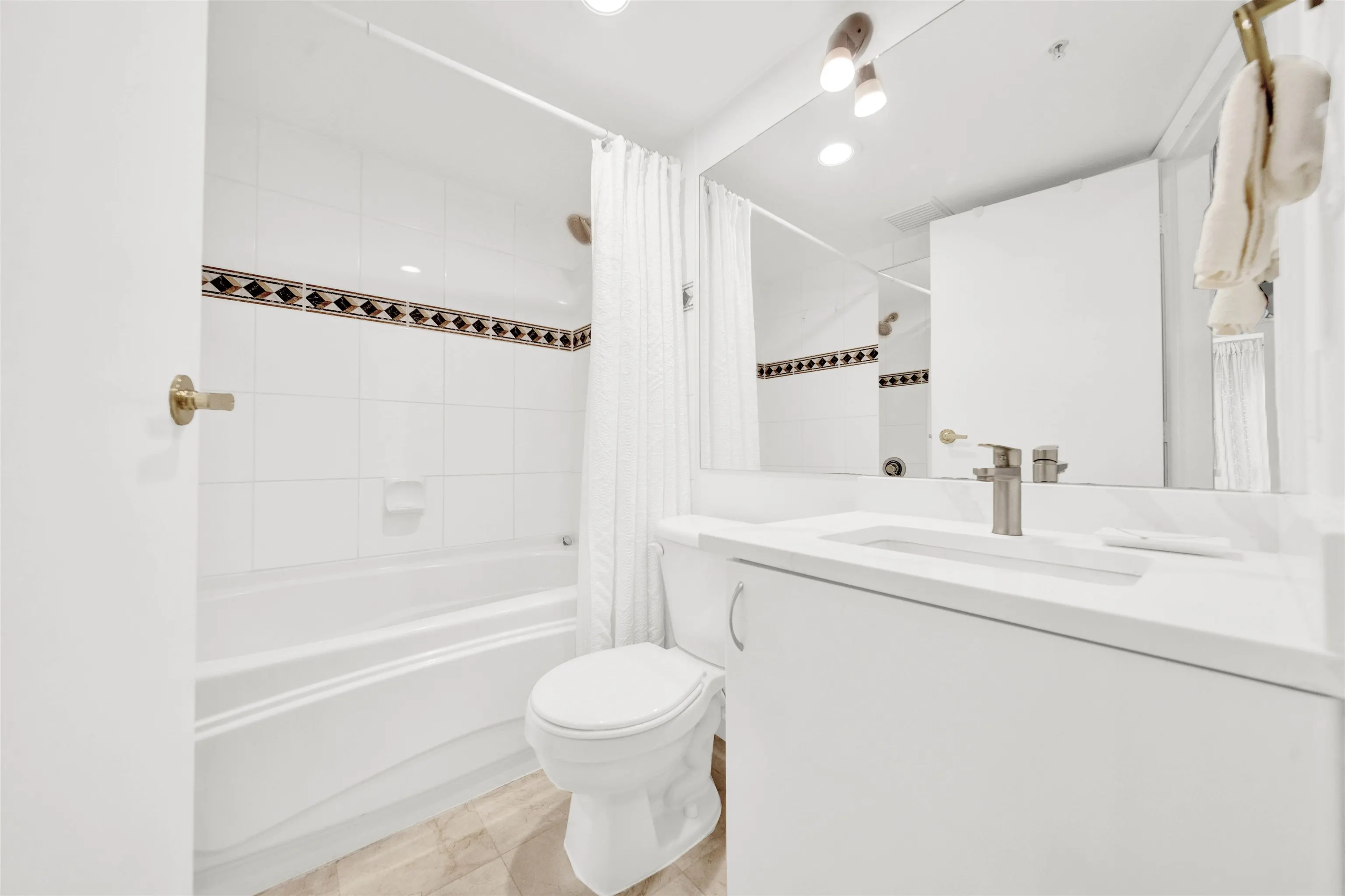 510 939 Homer Street